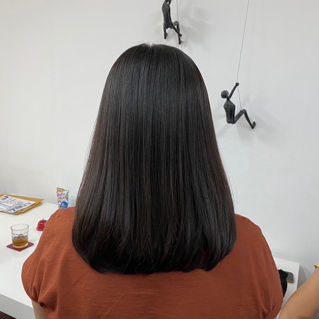 Cut+Olaplex treatment +Milbon treatment
 ทำผมโดยช่างญา ช่างทำผมสไตล์ญี่ปุ่น '
️บริการที่จอดรถ ค่ะ  ร้านเปิดพร้อมให้บริการแล้วนะคะ
ลูกค้าสามารถเข้ามาใช้บริการ หรือโทรเข้ามาสอบถามจองคิวได้เลยค่ะ  ยินดีให้คำปรึกษาก่อนมาใช้บริการ🥰🥰
ร้านเปิดให้บริการ 9.00-18.30  ขอบคุณลูกค้าทุกท่านที่เข้ามาใช้บริการค่ะ
สอบถามเพิ่มเติมหรือจองคิวทำผม
ได้ที่เบอร์โทรศัพ 02-662-7106
ลูกค้าสามารถจอดรถที่ร้านได้เลยนะคะ  อีก1ช่องทางการติดต่อ, เช็คโปรโมชั่นทางร้านหรือจองคิวทำผม สามารถแอดไลน์ของทางร้านได้เลยค่ะ
LINE account
https://lin.ee/3Cm0Ksiac  #106hair #coco106 #sukhumvit39 #ร้านทำผม106coco #ร้านทำผม106 #สระโซดาสปา #ไฮไลท์สีผม #ทำสีผม #ร้านทำผม #ร้านทำผมในกรุงเทพ #ร้านเสริมสวยในกรุงเทพ