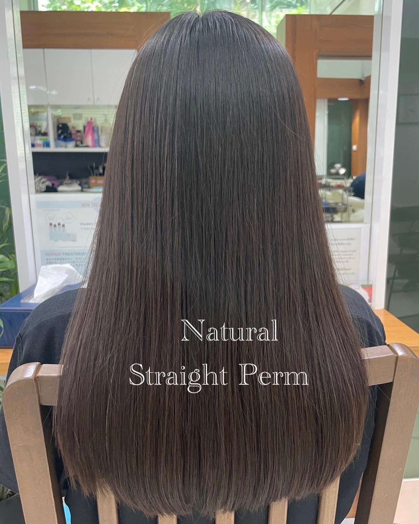 🪄Natural Straight perm + Treatment(Grand Linkage)🧖🏻‍♀️  🫧25%off for this set menu🫧  　　by Thai Hairdresser️  …………………………
ร้าน Hair Room Sora 299/7 ชั้น1, Sukhumvit Living Town, ซอยสุขุมวิท21(อโศก)
️ 02-169-1622
 Line : @575zzlqc (มี @)
️** บัตรเครดิตขั้นต่ำ 2000 บาท **
#Hairroomsora #Hairroomsorabangkok #🤖 #Hairstyle #Sukhumvitlivingtown #sukhumvit21 #Japanesesalon #DigitalPerm #デジパ #ヘアールームソラ #fashioncolor #ร้านซาลอนญี่ปุ่น #ซาลอน #ทำผมรับปริญญา #ทำผมออกงาน #รับทำผม #ดัดดิจิตอล #ยืดผม #ย้อมผม #Repost