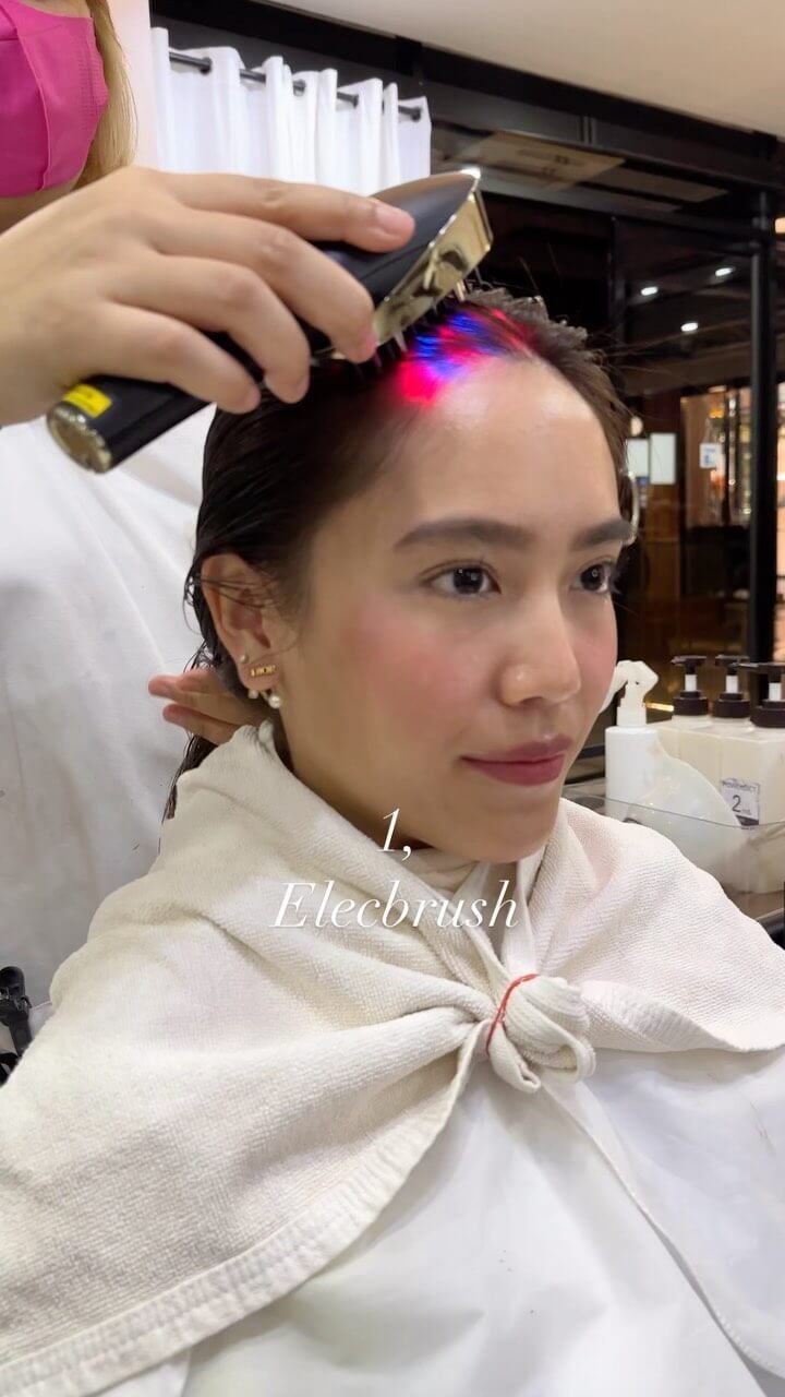 電気ブラシ&超音波アイロン️
•popular in Japan Elecbrush & ultrasonic wave 
Powerdict treatment and Elecbrush 
-
ลิฟท์หน้า ทำความสะอาดหนังศีรษะ กระตุ้นผิวหนัง ION ELEC LED รวมจบในแปรงเดียว
-  ☆☆☆☆
・เข้าถึงทุกเทรนด์ไม่ว่าจะญี่ปุ่นหรือเกาหลี
☆☆☆☆
คุณเคยมีประสบการณ์ที่หลังจากทำไฮไลท์ เวลาผ่านไปรู้สึกเส้นทั้งหมดมันกระจัดกระจาย ทั้งตอนที่เสร็จใหม่มันสวยมาก
ไฮไลท์ของทางร้านเราแตกต่างจากร้านอื่นยังไง?
•ผ่านการตรวจเช็คทุกขั้นตอน โดยช่างเทคนิคญี่ปุ่น
•มีพื้นฐานการไฮไลท์อย่างแท้จริงจากอังกฤษและญี่ปุ่น
•มีการดีไซน์ ผ่านเส้นไฮไลท์ทุกๆเส้น ที่มีการวัดเป็นมิลลิเมตร
เพราะอย่างงั้น ไฮไลท์ของพวกเรานั้น ทั้งงดงาม แม้เวลาผ่านไปก็ยังคงความสวย
☆☆☆☆
・พวกเรานั้นมีรับประกันสี10วัน(ไม่รวมถึงสีหลุดโดยธรรมชาติ)
・สำหรับท่านที่ทำไฮไลท์ครั้งแรก สามารถใส่สีอีกครั้งในราคา 1000 บาทภายใน 20 วัน
☆☆☆☆
ตอนนี้ทางร้านเรามีระบบ Exclusive เมมเบอร์เปิดให้บริการด้วยนะคะ
สมัครครั้งแรกรับไปเลย 1000บาท
*************************
การสมัครสามารถสมัครทางไลน์หรือติดต่อร้านโดยตรงได้เลยนะคะ
ถ้าเปิดเมมเบอร์จะได้สิทธิพิเศษมากมาย
*************************
แถมยังได้รับส่วนลดไปเลย 5% ตลอดชีพ
คุ้มอีกต่อ ได้เงินคืนเพิ่มไปอีก 1000บาท(เมื่อเติมเงิน5000)500บาท(เมื่อเติมเงิน2000)นำไปใช้ทำผม
พลาดไม่ได้เลยนะคะ รายละเอียดเพิ่มเติม อื่นๆสอบถามกับที่ร้านได้เลยค่ะ
******
ไม่สนใจมาเป็นVIPเมมเบอร์กับเรากันหรือคะ?
-
ที่ตั้งร้าน ร้านอยู่ใกล้กับ บีทีเอสพร้อมพงษ์ ในซอยสุขุมวิท 39 ซอยพร้อมศรี 1 metropole residence ชั้น1 ร้านมีที่จอดรถบริการค่ะ
Metropole residence,soi Phrom si1,Sukhumvit39
จองคิวหรือสอบถามได้ที่เบอร์ tel:020048180
Line@: aki-endo
เวลาทำการ: 10:00AM – 8:00PM (หยุดทุกวันอังคาร Tueday closed)
#haircut  #haircolor #hairstyle #akiendo #bangkokhairsalon #ตัดผมสไตล์ญี่ปุ่น #เซ็ตผม #ทำสีผม #ตัดผม #หน้าม้า #หน้าม้าซีทรู #ร้านทำผม #ร้านทำผม #สุขุมวิท #ไฮไลท์ #ทรงผมเกาหลี #ดัดผม #ทรงผมสไตล์เกาหลี #สไตล์เกาหลี #ม้วนผม #ผมสั้น #ฟอกผม #ย้อมผม #バンコク美容院 #バンコク美容室