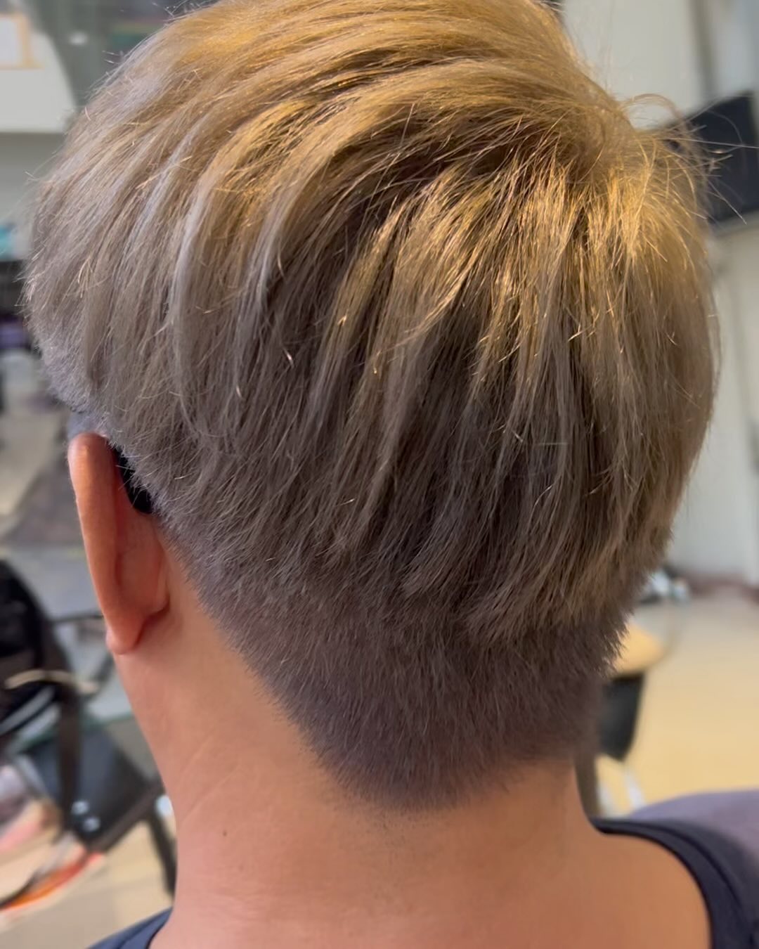 Cut+ BLEACH 2 TIME + COLOR + OLAPLEX +Soda+ Milbon smooth Treatment ร้านทําผมสไตล์ญี่ปุ่น แถวสีลม สนใจ สอบถามและจอง P Free parking available ทางร้านมีบริการ จอดรถฟรีค่ะ สนใจสอบถามและจองคิวกับทางร้านได้ที่เบอร์ 02-2679-106 iz +Soda สวัสดีคะ ร้านทําผม 106 ANNEX TRA เวลา าการ 10:00-19:30 https://lin.ee/Zmaaw5K Silom 6 (We Space) *รบกวนจองเวลาก่อนมารับบริการทุก ครั้งนะคะ #106hair #106AnnexReMAKE #digitalperm #azsodaspa #highlightcolor #hairsalon #bangkokbeauty #bangkok #thailand #ร้านท่าผม #กรุงเทพฯ #สีลมซอย6 @ 106 Hair/ ANNEX REMAKE