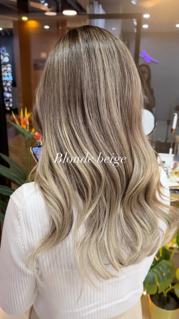 #blondebeige 
Love myself more❣️
•balayage package 5490THB~
-
☆☆☆☆
・ไฮไลท์,เทคนิคตัดที่ละเอียด ควบคู่ผลิตภัณฑ์และเทคนิคจากญี่ปุ่น สร้างสรรค์ทรงผม
・เข้าถึงทุกเทรนด์ไม่ว่าจะญี่ปุ่นหรือเกาหลี
☆☆☆☆
・Akiendo คือทรงผมที่เชื่อมไปถึงความมั่นใจของคุณ🤩
☆☆☆☆
・พวกเรานั้นมีรับประกันสี10วัน(ไม่รวมสีหลุดโดยธรรมชาติ)
・สำหรับท่านที่ทำไฮไลท์ครั้งแรก สามารถใส่สีอีกครั้งในราคา 1000 บาทภายใน 20 วัน
☆☆☆☆
-
ที่ตั้งร้าน ร้านอยู่ใกล้กับ บีทีเอสพร้อมพงษ์ ในซอยสุขุมวิท 39 ซอยพร้อมศรี 1 metropole residence ชั้น1 ร้านมีที่จอดรถบริการค่ะ
Metropole residence,soi Phrom si1,Sukhumvit39
จองคิวหรือสอบถามได้ที่เบอร์ tel:020048180
Line@: aki-endo
เวลาทำการ: 10:00AM – 8:00PM (หยุดทุกวันอังคาร Tueday closed)  #haircut  #haircolor #hairstyle #akiendo #bangkokhairsalon #ตัดผมสไตล์ญี่ปุ่น #เซ็ตผม #ทำสีผม #ตัดผม #หน้าม้า #หน้าม้าซีทรู #ร้านทำผม #ร้านทำผม #สุขุมวิท #ไฮไลท์ #ทรงผมเกาหลี #ดัดผม #ทรงผมสไตล์เกาหลี #สไตล์เกาหลี #ม้วนผม #ผมสั้น #ฟอกผม #ย้อมผม #バンコク美容院 #バンコク美容室