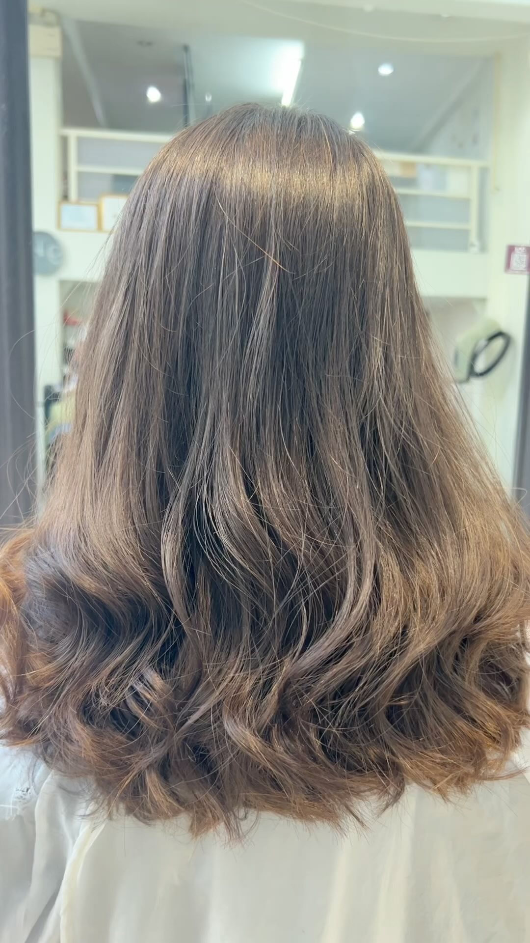 Cut+ Digital perm + Milbon smooth Treatment ร้านทําผมสไตล์ญี่ปุ่น แถวสีลม สนใจ สอบถามและจอง P Free parking available ทางร้านมีบริการ จอดรถฟรีค่ะ สนใจสอบถามและจองคิวกับทางร้านได้ที่เบอร์ 02-2679-106 ร้านทําผม 106 ANNEX ReMAKE เวลา าการ 10:00-19:30 https://lin.ee/Zmaaw5K Silom 6 (We Space) https://reservia.jp/reserve/menu/b9855edf7b?start_page=2&is_guest=1*รบกวนจองเวลาก่อนมารับบริการทุก ครั้งนะคะ #106hair #106AnnexReMAKE #digitalperm #azsodaspa #highlightcolor #hairsalon #bangkokbeauty #bangkok #thailand #ร้านท่าผม #กรุงเทพฯ #สีลมซอย6 @ 106 Hair/ ANNEX REMAKE