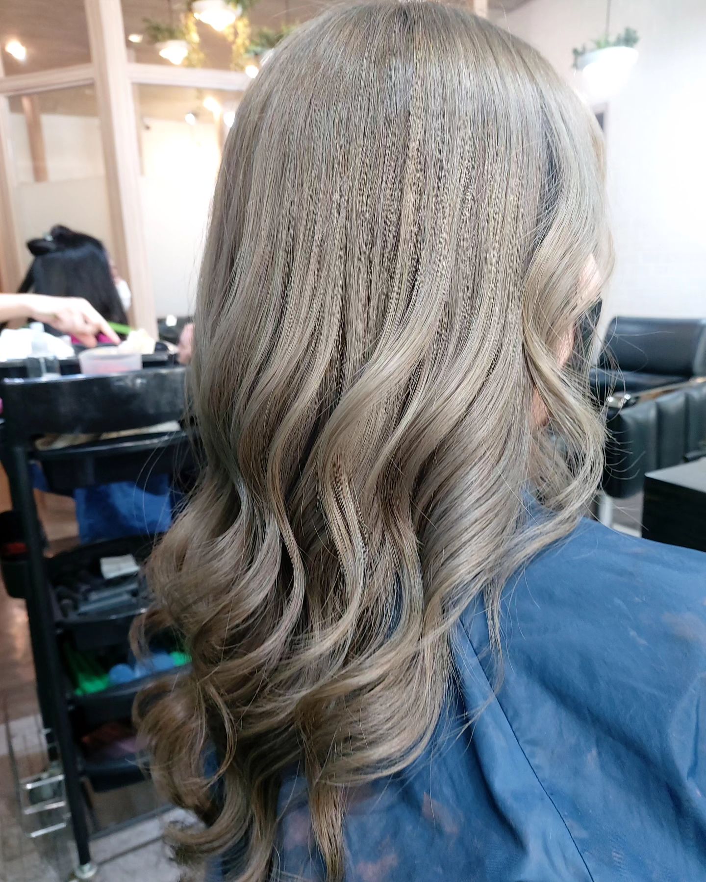 Cut+bleach +color +olaplex +treatment Milbon 
️Free parking available
สามารถโทรจองคิวได้ที่
02-042-8385
LINE Account : https://lin.ee/3NZFLGo
หรือทางเว็บไซด์
 https://reservia.jp/reserve/menu/c5352c13aa?start_page=2&is_guest=1
ทางไปเลือก VIP Gift Voucher↓
https://www.gowabi.com/en/provider/lilac-by-106-hair  #ร้านเสริมสวย #ร้านเสริมสวยทองหล่อซอย5 #ทองหล่อซอย5 #thonglorsoi5 #salon #thonglor #salonthonglor #lilacby106 #106hairstudio #バンコク美容室 #バンコク #トンロー美容室 #トンローソイ5 #サロン #bangkok #stylist #perm #digitalperm #color #haircut #milbon #cut #japansalo #beauty #review #Bangkok #hair #Good #lilachokkaido
BOOKING - Spa & Hair LiLAC by 106Hair
...
lilachokkaido.com @ Spa & Hair Lilac by 106Hair