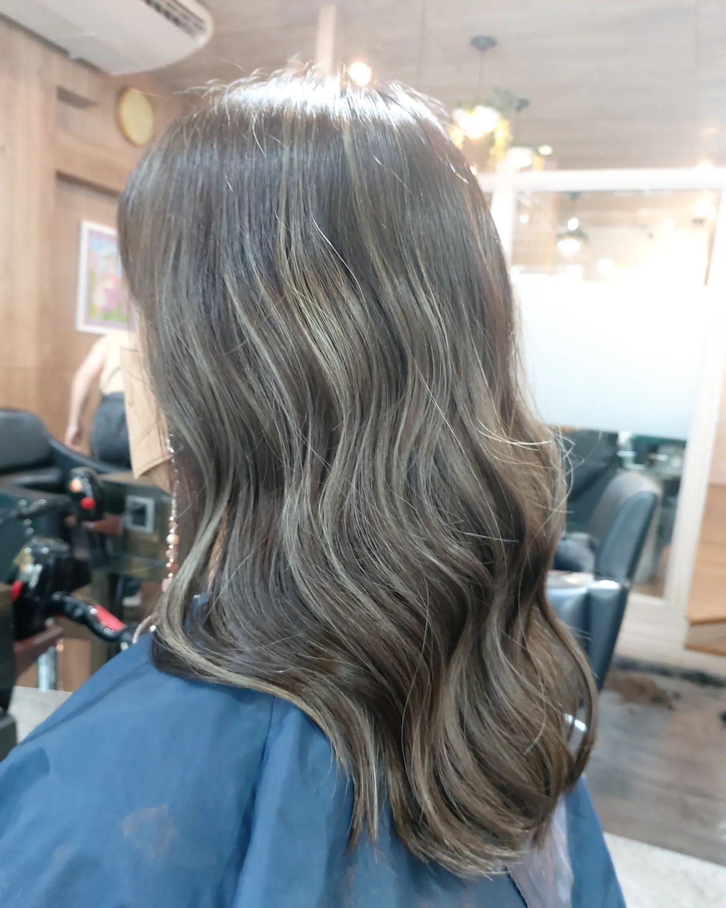 Cut+Highlight +color +olaplex +treatment Milbon 
️Free parking available
สามารถโทรจองคิวได้ที่
02-042-8385
LINE Account : https://lin.ee/3NZFLGo
หรือทางเว็บไซด์
 https://reservia.jp/reserve/menu/c5352c13aa?start_page=2&is_guest=1
ทางไปเลือก VIP Gift Voucher↓
https://www.gowabi.com/en/provider/lilac-by-106-hair  #ร้านเสริมสวย #ร้านเสริมสวยทองหล่อซอย5 #ทองหล่อซอย5 #thonglorsoi5 #salon #thonglor #salonthonglor #lilacby106 #106hairstudio #バンコク美容室 #バンコク #トンロー美容室 #トンローソイ5 #サロン #bangkok #stylist #perm #digitalperm #color #haircut #milbon #cut #japansalo #beauty #review #Bangkok #hair #Good #lilachokkaido
BOOKING - Spa & Hair LiLAC by 106Hair
...
lilachokkaido.com @ Spa & Hair Lilac by 106Hair