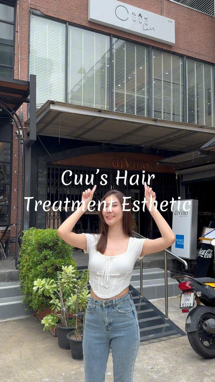 Cuu’s hair สวัสดีค่า ‍♀️
วันนี้มีแอดมินมีเมนู Treatment Estheticมาแนะนำค่า 🥰‍♀️‍♀️
เป็นTreatmentที่ผลิตขึ้นจากประเทศญี่ปุ่น ซึ่งอุดมไปด้วยสารอาหารที่จำเป็นต่อเส้นผม ช่วยให้เส้นผมของเราสุขภาพดีมากยิ่งขึ้น ชี้ฟูน้อยลง สวยนุ่มลื่นอย่างเป็นธรรมชาติ ซึ่งอยู่ได้ถึง1.5-2เดือนเลย หากบำรุงอย่างต่อเนื่องสามารถทำให้ผมที่แห้งเสียกลับมามีชีวิตชีชาได้อีกครั้งด้วยค่า ‍♀️🥰  รายละเอียดราคาโปรโมชั่นช่วงนี้
Treatment Esthetic
4900THB → 4300THB
ตัด ,ทรีทเม้นท์ ,ให้คำปรึกษา, ดีท็อกซ์หนังศีรษะ ,สระผม, แชมพู, เซ็ท,เป่า,การรับประกัน (ฟรี) ปรึกษาทางไลน์ (ฟรี)  หากคุณลูกค้าไม่ต้องการ ตัดผมจะมีส่วนลด 700 บาท
ระยะเวลาที่ใช้ : ประมาณ 2 ชั่วโมง  ทางร้านจะใช้โปรตีนคุณภาพสูงจากธรรมชาติ เซราไมด์ คอลลาเจน กรดอะมิโน และกรดไฮยาลูโรนิกจากธรรมชาติให้กับเส้นผมเพื่อให้สารอาหารซึมซาบเข้าสู่เส้นผม เพื่อป้องกันไม่ให้สารอาหารและน้ำที่หล่อเลี้ยงหลุดออกมา พร้อมทั้งยังเติมส่วนผสมที่ให้ความชุ่มชื้นตามธรรมชาติจากกับเส้นผมและหนังศีรษะ ฉะนั้นสภาวะแวดล้อมต่างๆจึงไม่ทำให้เกิดความเครียดกับเส้นผมและหนังศีรษะหลังทำ 
จะช่วยซ่อมแซมเส้นผมที่เสีย กลับมามีผมที่แข็งแรงมากขึ้น ลดการชี้ฟูของเส้นผมให้ผมให้ดูสวยงามมากขึ้น ไม่ใช่เป็นการแค่บำรุงเส้นผมแต่ยังช่วยบำรุงหนัจงศรีษะ ป้องกันผมขาดหลุดร่วงอีกด้วยนะคะ🥰  โปรโมชั่นHair Esthetic
Color Esthetic 7300 บาท → 5600 บาท(ราคานี้ไม่รวมฟอก) 
Perm Esthetic 8400 บาท → 6900 บาท
Straight  Esthetic 10500 บาท → 7400 บาท  IG:cuushair
Facebook:Cuu’s hair
HP: https://cuushair.com
TEL:02-065-0909  #bangkok #thonglor #bangkokhairsalon #ผม #เกาหลี #ญี่ปุ่น #ม้วนผม #ร้านเสริมสวย #ดัดผม #เสริมสวย #ทรงผม #สไตล์เกาหลี #สไตล์ญี่ปุ่น #hairesthetic #organic