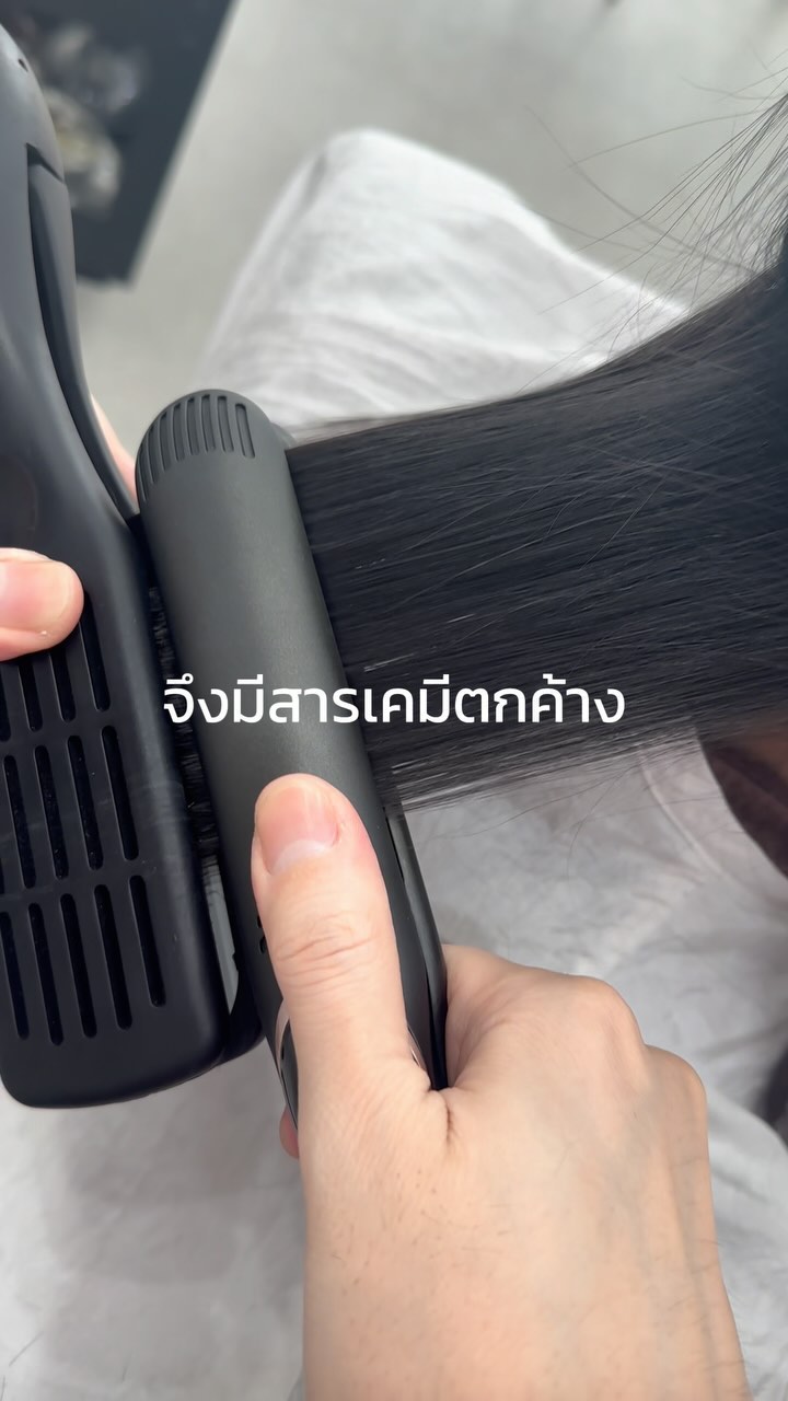 Cuu’s hair สวัสดีค่า ‍♀️
วันนี้มีแอดมินมีเมนู Treatment Estheticมาแนะนำค่า 🥰‍♀️‍♀️
เป็นTreatmentที่ผลิตขึ้นจากประเทศญี่ปุ่น ซึ่งอุดมไปด้วยสารอาหารที่จำเป็นต่อเส้นผม ช่วยให้เส้นผมของเราสุขภาพดีมากยิ่งขึ้น ชี้ฟูน้อยลง สวยนุ่มลื่นอย่างเป็นธรรมชาติ ซึ่งอยู่ได้ถึง1.5-2เดือนเลย หากบำรุงอย่างต่อเนื่องสามารถทำให้ผมที่แห้งเสียกลับมามีชีวิตชีชาได้อีกครั้งด้วยค่า ‍♀️🥰  รายละเอียดราคาโปรโมชั่นช่วงนี้
Treatment Esthetic
4900THB → 4300THB
ตัด ,ทรีทเม้นท์ ,ให้คำปรึกษา, ดีท็อกซ์หนังศีรษะ ,สระผม, แชมพู, เซ็ท,เป่า,การรับประกัน (ฟรี) ปรึกษาทางไลน์ (ฟรี)  หากคุณลูกค้าไม่ต้องการ ตัดผมจะมีส่วนลด 700 บาท
ระยะเวลาที่ใช้ : ประมาณ 2 ชั่วโมง  ทางร้านจะใช้โปรตีนคุณภาพสูงจากธรรมชาติ เซราไมด์ คอลลาเจน กรดอะมิโน และกรดไฮยาลูโรนิกจากธรรมชาติให้กับเส้นผมเพื่อให้สารอาหารซึมซาบเข้าสู่เส้นผม เพื่อป้องกันไม่ให้สารอาหารและน้ำที่หล่อเลี้ยงหลุดออกมา พร้อมทั้งยังเติมส่วนผสมที่ให้ความชุ่มชื้นตามธรรมชาติจากกับเส้นผมและหนังศีรษะ ฉะนั้นสภาวะแวดล้อมต่างๆจึงไม่ทำให้เกิดความเครียดกับเส้นผมและหนังศีรษะหลังทำ 
จะช่วยซ่อมแซมเส้นผมที่เสีย กลับมามีผมที่แข็งแรงมากขึ้น ลดการชี้ฟูของเส้นผมให้ผมให้ดูสวยงามมากขึ้น ไม่ใช่เป็นการแค่บำรุงเส้นผมแต่ยังช่วยบำรุงหนัจงศรีษะ ป้องกันผมขาดหลุดร่วงอีกด้วยนะคะ🥰  โปรโมชั่นHair Esthetic
Color Esthetic 7300 บาท → 5600 บาท(ราคานี้ไม่รวมฟอก) 
Perm Esthetic 8400 บาท → 6900 บาท
Straight  Esthetic 10500 บาท → 7400 บาท  IG:cuushair
Facebook:Cuu’s hair
HP: https://cuushair.com
TEL:02-065-0909  #bangkok #thonglor #bangkokhairsalon #ผม #เกาหลี #ญี่ปุ่น #ม้วนผม #ร้านเสริมสวย #ดัดผม #เสริมสวย #ทรงผม #สไตล์เกาหลี #สไตล์ญี่ปุ่น #hairesthetic #organic