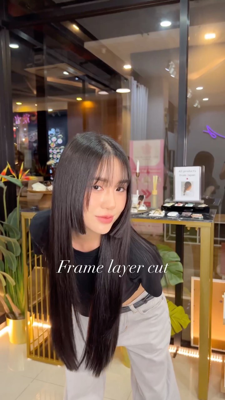 “Frame layer cut “
AKIENDO will make you love yourself more^^
-styling Fahsai 
-
☆☆☆☆
・ไฮไลท์,เทคนิคตัดที่ละเอียด ควบคู่ผลิตภัณฑ์และเทคนิคจากญี่ปุ่น สร้างสรรค์ทรงผม
・เข้าถึงทุกเทรนด์ไม่ว่าจะญี่ปุ่นหรือเกาหลี
☆☆☆☆
・Akiendo คือทรงผมที่เชื่อมไปถึงความมั่นใจของคุณ🤩
☆☆☆☆
・พวกเรานั้นมีรับประกันสี10วัน(ไม่รวมสีหลุดโดยธรรมชาติ)
・สำหรับท่านที่ทำไฮไลท์ครั้งแรก สามารถใส่สีอีกครั้งในราคา 1000 บาทภายใน 20 วัน
☆☆☆☆
-
ที่ตั้งร้าน ร้านอยู่ใกล้กับ บีทีเอสพร้อมพงษ์ ในซอยสุขุมวิท 39 ซอยพร้อมศรี 1 metropole residence ชั้น1 ร้านมีที่จอดรถบริการค่ะ
Metropole residence,soi Phrom si1,Sukhumvit39
จองคิวหรือสอบถามได้ที่เบอร์ tel:020048180
Line@: aki-endo
เวลาทำการ: 10:00AM – 8:00PM (หยุดทุกวันอังคาร Tueday closed)  #haircut  #haircolor #hairstyle #akiendo #bangkokhairsalon #ตัดผมสไตล์ญี่ปุ่น #เซ็ตผม #ทำสีผม #ตัดผม #หน้าม้า #หน้าม้าซีทรู #ร้านทำผม #ร้านทำผม #สุขุมวิท #ไฮไลท์ #ทรงผมเกาหลี #ดัดผม #ทรงผมสไตล์เกาหลี #สไตล์เกาหลี #ม้วนผม #ผมสั้น #ฟอกผม #ย้อมผม #バンコク美容院 #バンコク美容室