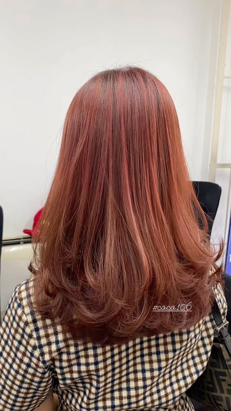 Cut+ color +olaplex million treatment 
 ทำผมโดยช่างญา ช่างทำผมสไตล์ญี่ปุ่น 
️ Free parking available 
ร้านเปิดให้บริการ 9.00-18.30 
สำรองคิวได้ที่เบอร์
️02-662-7106
24hours web reservation
https://reservia.jp/reserve/menu/2c7018bae1?start_page=2&is_guest=1
LINE account
https://lin.ee/3Cm0Ksiac  #coco106 #106hair #digitalperm #coolperm #color #hiligth #milbon #salon #beauty #treatment #straight #cut #sodashower #shothair #longhair #japan #bangkok #sukhumvit39 #ร้านเสริมสวยในกรุงเทพ