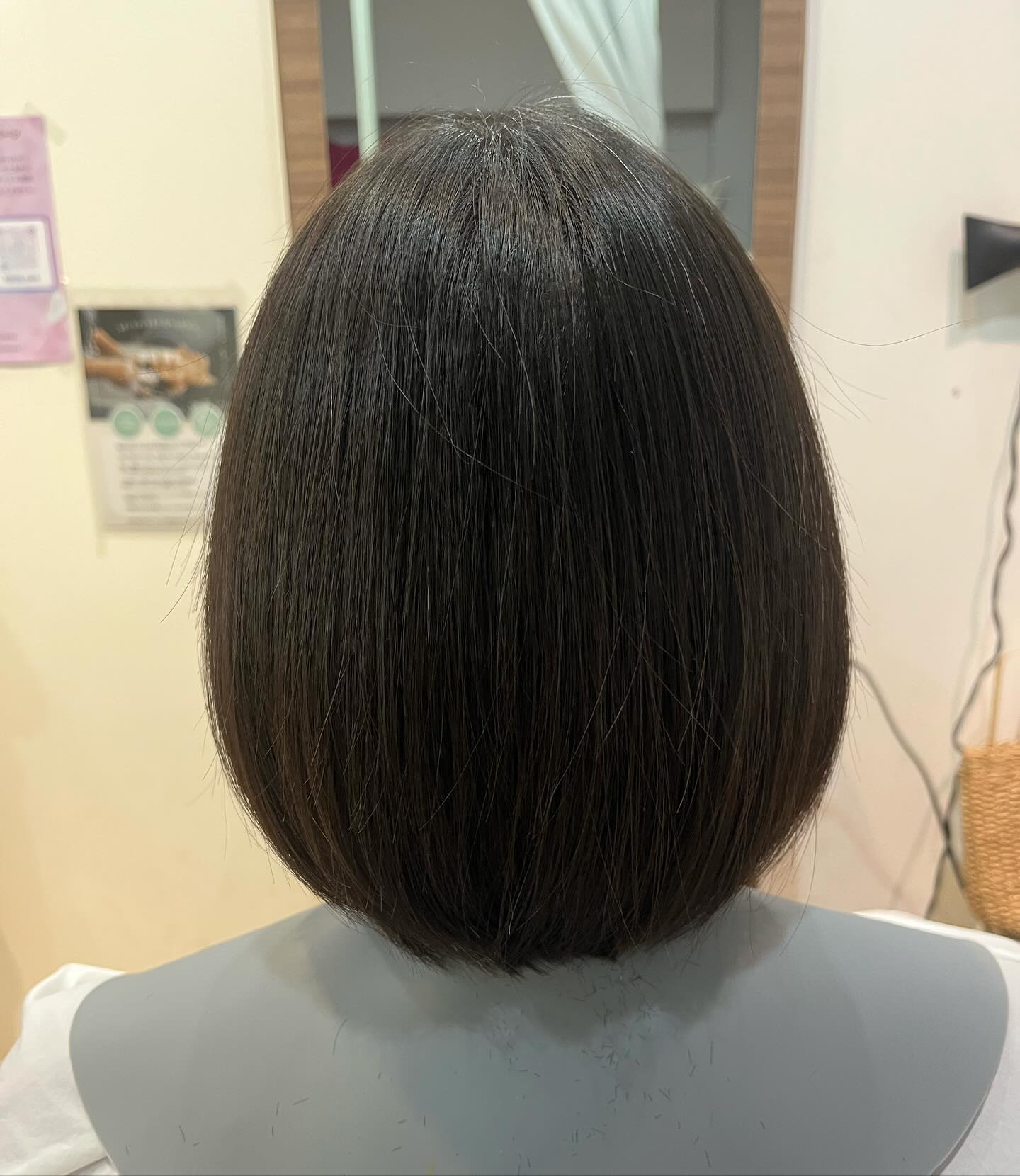 #haircut #symmetry
#シンメトリー #ちゃんときる #ボブ
Sukhumvit 39 マノモール内2F(入口に世界の山ちゃん　さんがあるモール)
️駐車場有ります。
0855566221
LINE 
　@を頭につけてrossa_hair
@rossa_hair  営業時間
 9:00-18:00(最終カット受付)
定休日　毎週水曜  #rossahair #ロッサヘアー #バンコク美容室 #プロンポン美容室 #バンコク #美容師 #プロンポン #ヘアサロン #日経美容室 #美容室 #美容師 #バンコク駐在 #駐妻 #japanese