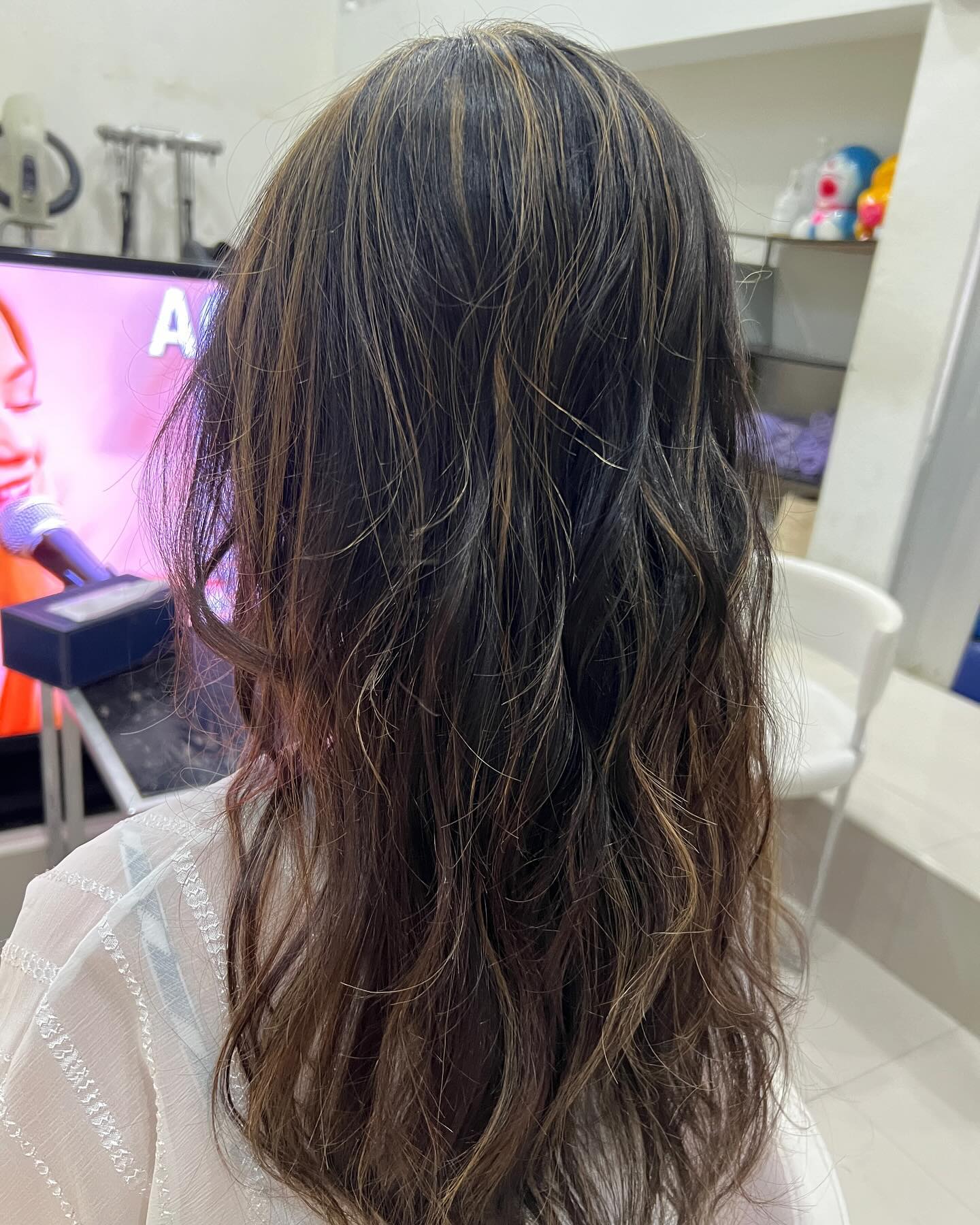 Cut+Highlights+ Milbon smooth Treatment ร้านทําผมสไตล์ญี่ปุ่น แถวสีลม สนใจ สอบถามและจอง P Free parking available ทางร้านมีบริการ จอดรถฟรีค่ะ สนใจสอบถามและจองคิวกับทางร้านได้ที่เบอร์ 02-2679-106 สวัสดีคะ ร้านทําผม 106 ANNEX เวลา าการ 10:00-19:30 https://lin.ee/Zmaaw5K Silom 6 (We Space) https://reservia.jp/reserve/menu/b9855edf7b?start_page=2&is_guest=1*รบกวนจองเวลาก่อนมารับบริการทุก ครั้งนะคะ #106hair #106AnnexReMAKE #digitalperm #azsodaspa #highlightcolor #hairsalon #bangkokbeauty #bangkok #thailand #ร้านท่าผม #กรุงเทพฯ #สีลมซอย6 @ 106 Hair/ ANNEX REMAKE