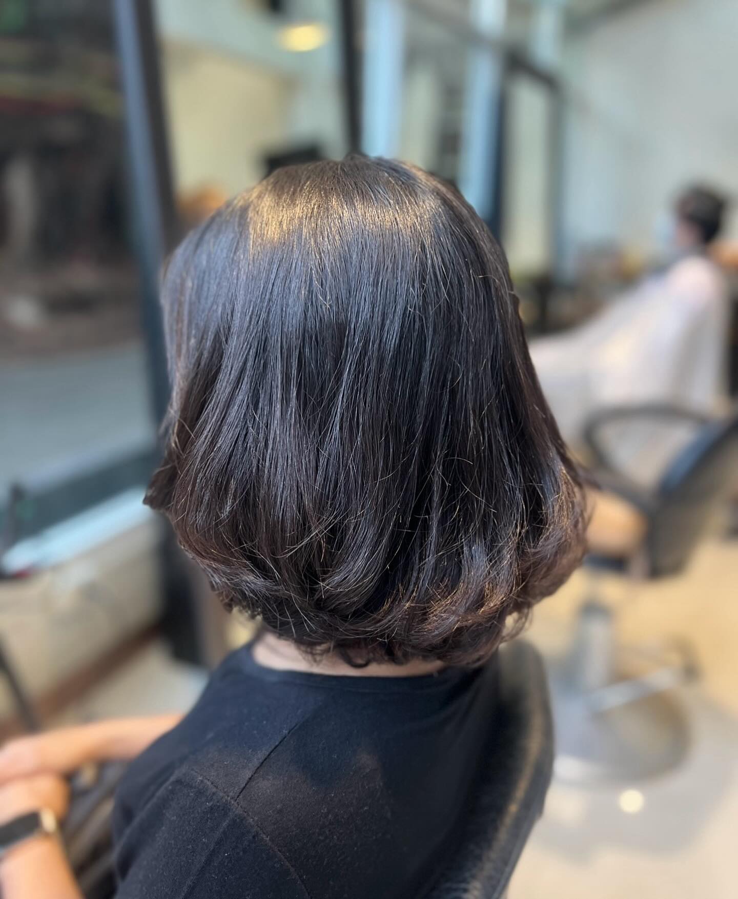 Cut+Dgital perm+Soda+ Milbon smooth Treatment ร้านทําผมสไตล์ญี่ปุ่น แถวสีลม สนใจ สอบถามและจอง P Free parking available ทางร้านมีบริการ จอดรถฟรีค่ะ สนใจสอบถามและจองคิวกับทางร้านได้ที่เบอร์ 02-2679-106 สวัสดีคะ ร้านทําผม 106 ANNEX เวลา าการ 10:00-19:30 https://lin.ee/Zmaaw5K Silom 6 (We Space) https://reservia.jp/reserve/menu/b9855edf7b?start_page=2&is_guest=1*รบกวนจองเวลาก่อนมารับบริการทุก ครั้งนะคะ #106hair #106AnnexReMAKE #digitalperm #azsodaspa #highlightcolor #hairsalon #bangkokbeauty #bangkok #thailand #ร้านท่าผม #กรุงเทพฯ #สีลมซอย6 @ 106 Hair/ ANNEX REMAKE