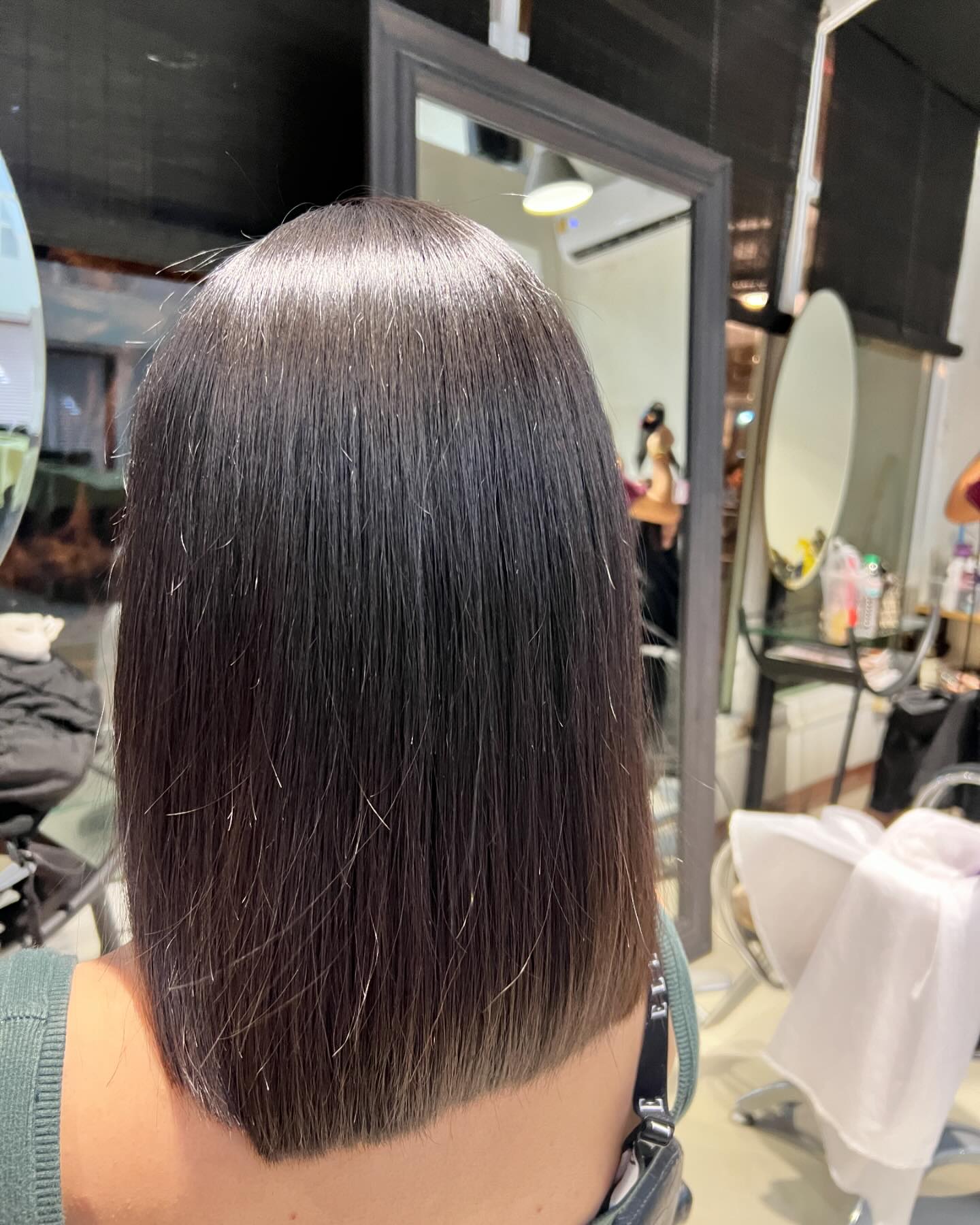 Cut+Straighten hair Milbon smooth Treatment ร้านทําผมสไตล์ญี่ปุ่น แถวสีลม สนใจ สอบถามและจอง P Free parking available ทางร้านมีบริการ จอดรถฟรีค่ะ สนใจสอบถามและจองคิวกับทางร้านได้ที่เบอร์ 02-2679-106 สวัสดีคะ ร้านทําผม 106 ANNEX เวลา าการ 10:00-19:30 https://lin.ee/Zmaaw5K Silom 6 (We Space) https://reservia.jp/reserve/menu/b9855edf7b?start_page=2&is_guest=1*รบกวนจองเวลาก่อนมารับบริการทุก ครั้งนะคะ #106hair #106AnnexReMAKE #digitalperm #azsodaspa #highlightcolor #hairsalon #bangkokbeauty #bangkok #thailand #ร้านท่าผม #กรุงเทพฯ #สีลมซอย6 @ 106 Hair/ ANNEX REMAKE