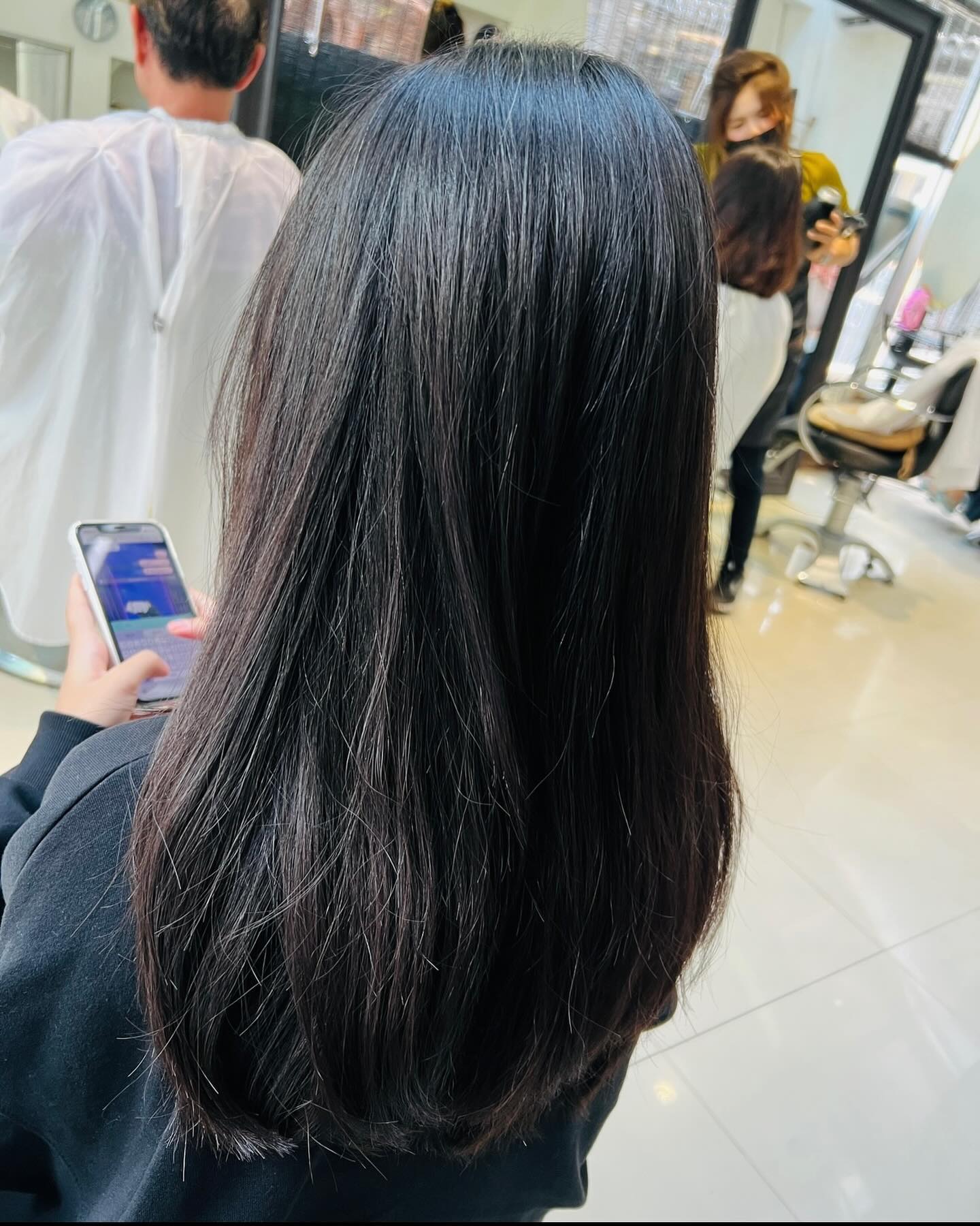 Cut+Milbon smooth Treatment ร้านทําผมสไตล์ญี่ปุ่น แถวสีลม สนใจ สอบถามและจอง P Free parking available ทางร้านมีบริการ จอดรถฟรีค่ะ สนใจสอบถามและจองคิวกับทางร้านได้ที่เบอร์ 02-2679-106 สวัสดีคะ ร้านทําผม 106 ANNEX เวลา าการ 10:00-19:30 https://lin.ee/Zmaaw5K Silom 6 (We Space) https://reservia.jp/reserve/menu/b9855edf7b?start_page=2&is_guest=1*รบกวนจองเวลาก่อนมารับบริการทุก ครั้งนะคะ #106hair #106AnnexReMAKE #digitalperm #azsodaspa #highlightcolor #hairsalon #bangkokbeauty #bangkok #thailand #ร้านท่าผม #กรุงเทพฯ #สีลมซอย6 @ 106 Hair/ ANNEX REMAKE