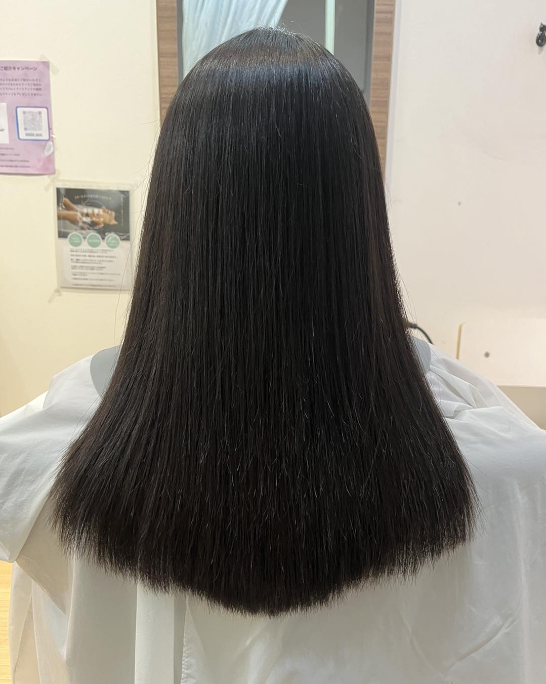 #haircut #symmetry
#シンメトリー #ちゃんときる
Sukhumvit 39 マノモール内2F(入口に世界の山ちゃん　さんがあるモール)
️駐車場有ります。
0855566221
LINE 
　@を頭につけてrossa_hair
@rossa_hair  営業時間
 9:00-18:00(最終カット受付)
定休日　毎週水曜  #rossahair #ロッサヘアー #バンコク美容室 #プロンポン美容室 #バンコク #美容師 #プロンポン #ヘアサロン #日経美容室 #美容室 #美容師 #バンコク駐在 #駐妻 #japanesefood