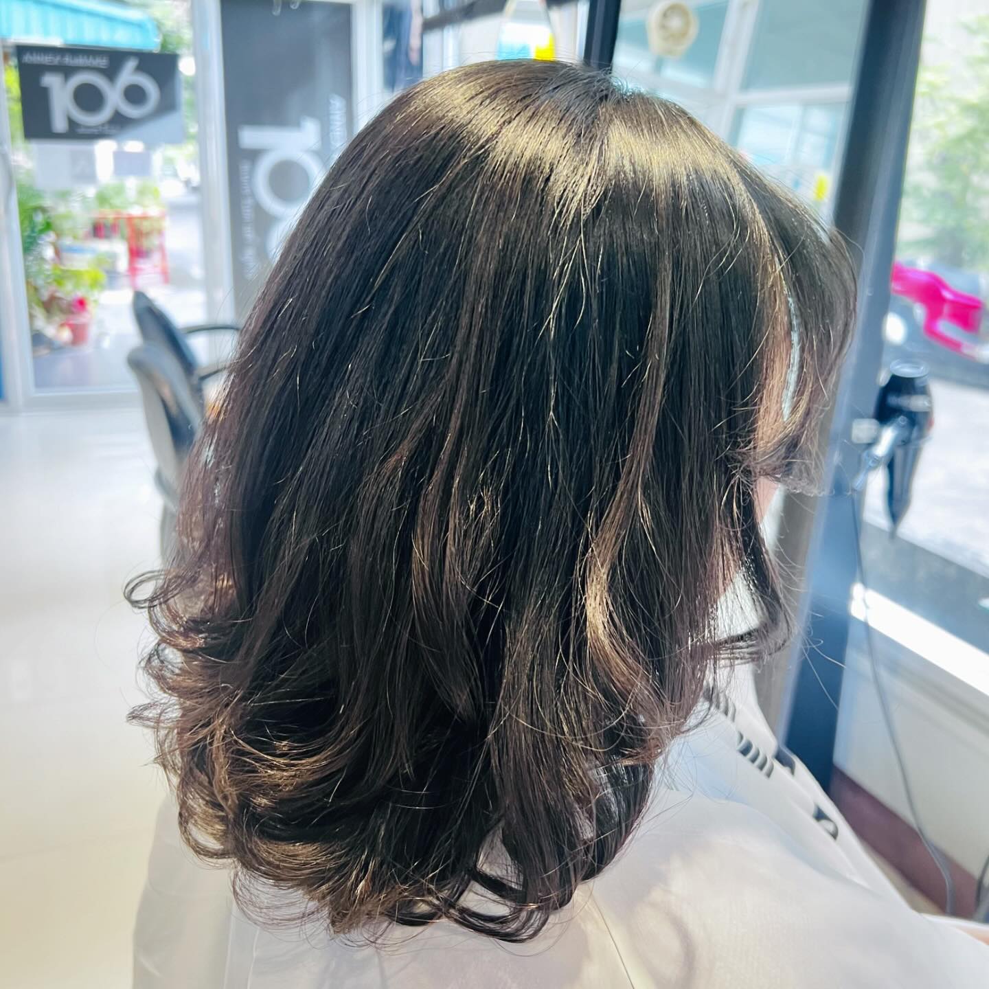 Cut+Digital perm+Milbon smooth Treatment ร้านทําผมสไตล์ญี่ปุ่น แถวสีลม สนใจ สอบถามและจอง P Free parking available ทางร้านมีบริการ จอดรถฟรีค่ะ สนใจสอบถามและจองคิวกับทางร้านได้ที่เบอร์ 02-2679-106 สวัสดีคะ ร้านทําผม 106 ANNEX เวลา าการ 10:00-19:30 https://lin.ee/Zmaaw5K Silom 6 (We Space) https://reservia.jp/reserve/menu/b9855edf7b?start_page=2&is_guest=1*รบกวนจองเวลาก่อนมารับบริการทุก ครั้งนะคะ #106hair #106AnnexReMAKE #digitalperm #azsodaspa #highlightcolor #hairsalon #bangkokbeauty #bangkok #thailand #ร้านท่าผม #กรุงเทพฯ #สีลมซอย6 @ 106 Hair/ ANNEX REMAKE