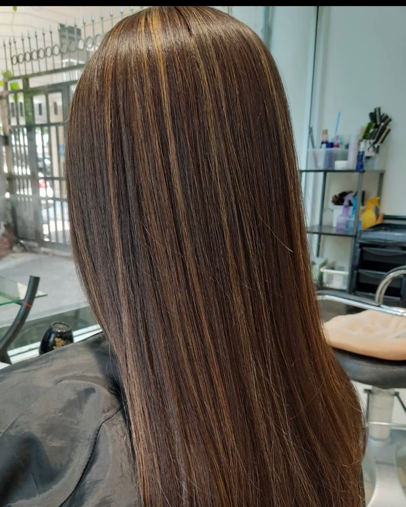 Highlights+Color +Milbon smooth Treatment ร้านทําผมสไตล์ญี่ปุ่น แถวสีลม สนใจ สอบถามและจอง P Free parking available ทางร้านมีบริการ จอดรถฟรีค่ะ สนใจสอบถามและจองคิวกับทางร้านได้ที่เบอร์ 02-2679-106 สวัสดีคะ ร้านทําผม 106 ANNEX เวลา าการ 10:00-19:30 https://lin.ee/Zmaaw5K Silom 6 (We Space) https://reservia.jp/reserve/menu/b9855edf7b?start_page=2&is_guest=1*รบกวนจองเวลาก่อนมารับบริการทุก ครั้งนะคะ #106hair #106AnnexReMAKE #digitalperm #azsodaspa #highlightcolor #hairsalon #bangkokbeauty #bangkok #thailand #ร้านท่าผม #กรุงเทพฯ #สีลมซอย6 @ 106 Hair/ ANNEX REMAKE