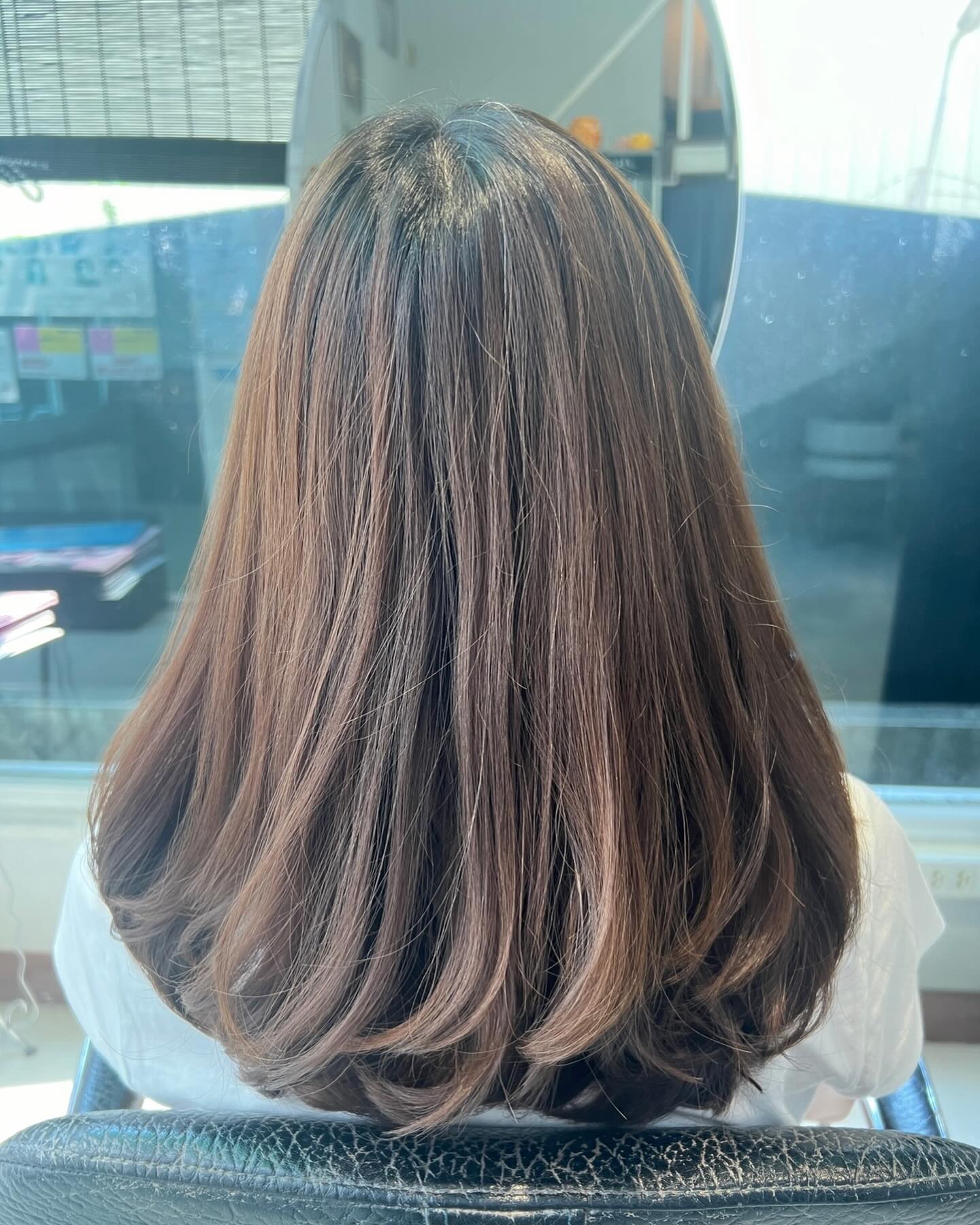 Cut+ Digital perm+Milbon smooth Treatment ร้านทําผมสไตล์ญี่ปุ่น แถวสีลม สนใจ สอบถามและจอง P Free parking available ทางร้านมีบริการ จอดรถฟรีค่ะ สนใจสอบถามและจองคิวกับทางร้านได้ที่เบอร์ 02-2679-106 สวัสดีคะ ร้านทําผม 106 ANNEX เวลา าการ 10:00-19:30 https://lin.ee/Zmaaw5K Silom 6 (We Space) https://reservia.jp/reserve/menu/b9855edf7b?start_page=2&is_guest=1*รบกวนจองเวลาก่อนมารับบริการทุก ครั้งนะคะ #106hair #106AnnexReMAKE #digitalperm #azsodaspa #highlightcolor #hairsalon #bangkokbeauty #bangkok #thailand #ร้านท่าผม #กรุงเทพฯ #สีลมซอย6 @ 106 Hair/ ANNEX REMAKE