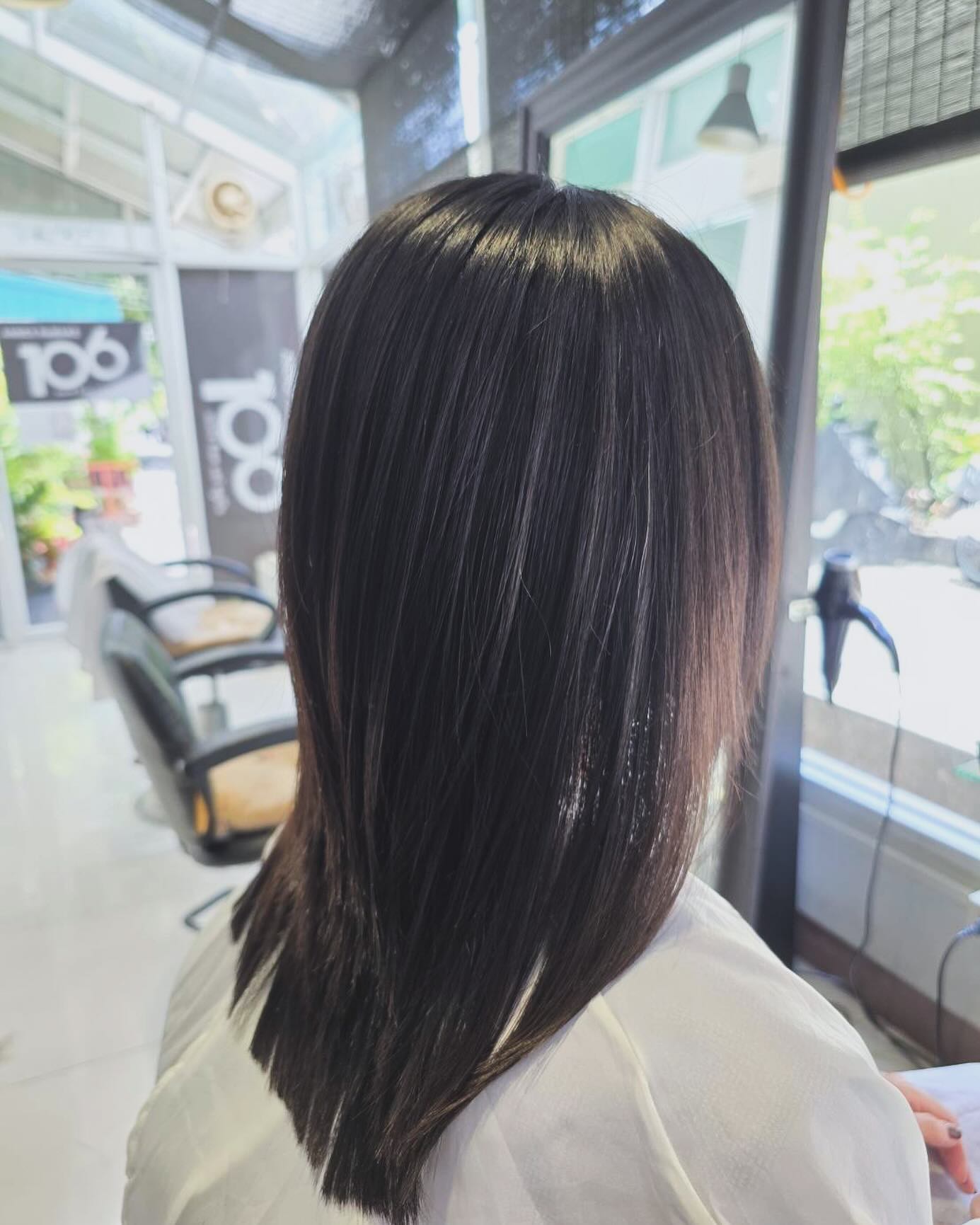 Cut+Color +Milbon smooth Treatment ร้านทําผมสไตล์ญี่ปุ่น แถวสีลม สนใจ สอบถามและจอง P Free parking available ทางร้านมีบริการ จอดรถฟรีค่ะ สนใจสอบถามและจองคิวกับทางร้านได้ที่เบอร์ 02-2679-106 สวัสดีคะ ร้านทําผม 106 ANNEX เวลา าการ 10:00-19:30 https://lin.ee/Zmaaw5K Silom 6 (We Space) https://reservia.jp/reserve/menu/b9855edf7b?start_page=2&is_guest=1*รบกวนจองเวลาก่อนมารับบริการทุก ครั้งนะคะ #106hair #106AnnexReMAKE #digitalperm #azsodaspa #highlightcolor #hairsalon #bangkokbeauty #bangkok #thailand #ร้านท่าผม #กรุงเทพฯ #สีลมซอย6 @ 106 Hair/ ANNEX REMAKE