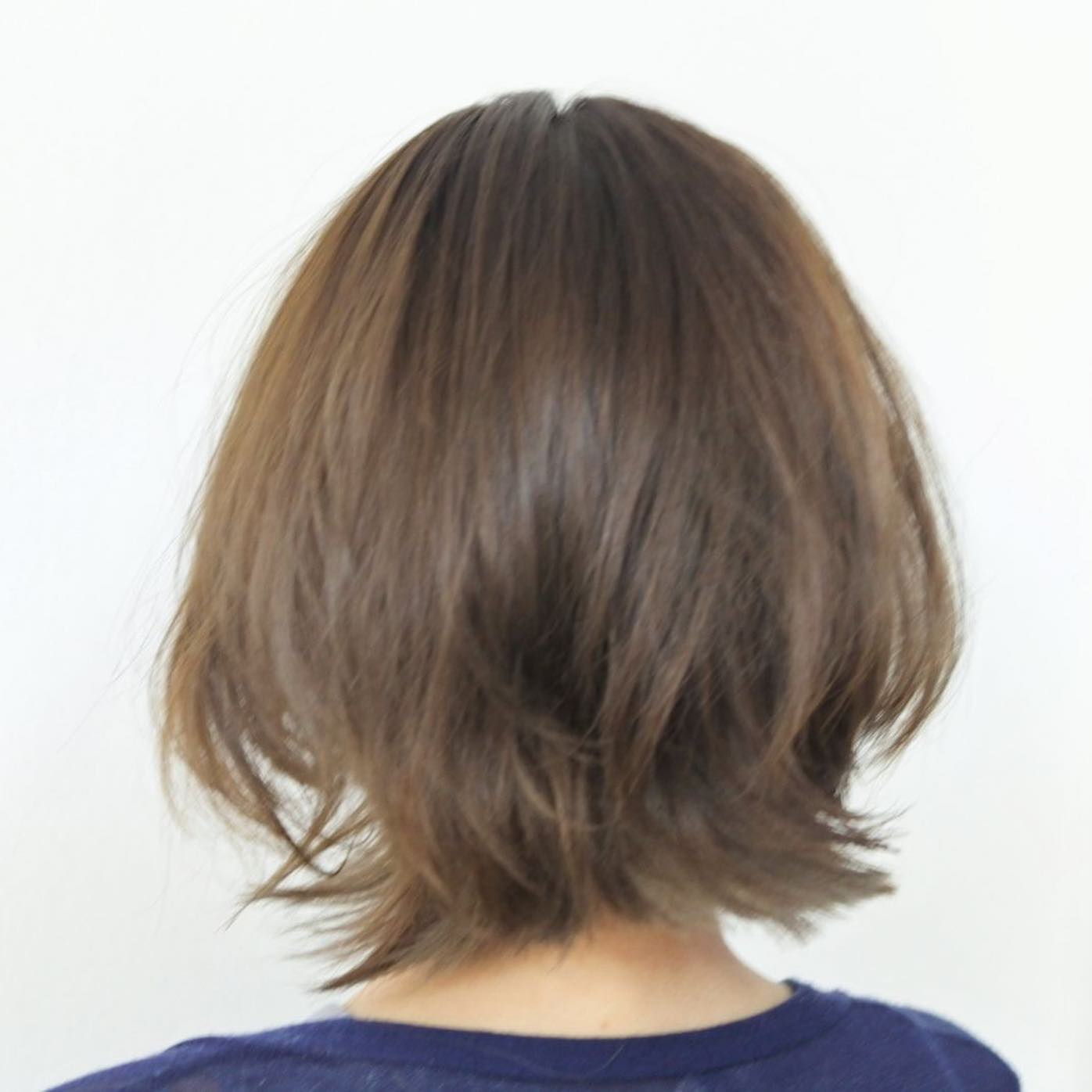 トップストレートインナーカラー くびれミディアムレイヤー 106 Hair Studio バンコクの美容院専門サイト ビューティーバンコク