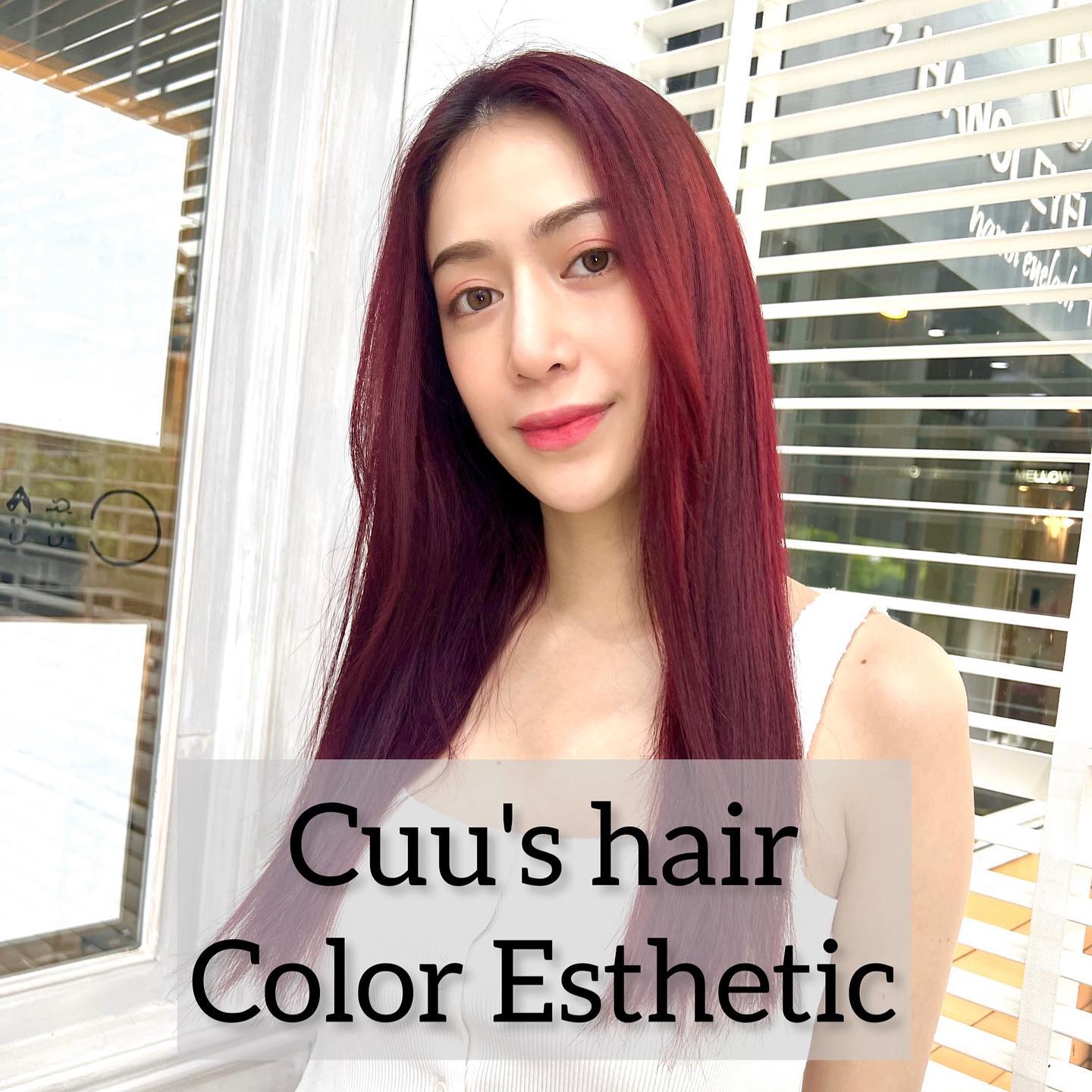 Color Esthetic  สี: ruby red  ถึงแม้จะเป็นรายการเกี่ยวกับการทำสีผม แต่ก็สามารถทำให้เส้นผมมีสุขภาพที่ดีขึ้นได้🤫  เมนูCuu's hair เป็นเมนูยอดนิยม จำเป็นต้องจำกัดสิทธิ์ในการจองคิว แนะนำให้ทุกท่านรีบติดต่อทางเราเพื่อสำรองคิวไว้ล่วงหน้า
สำหรับเมนูนี้เป็นการทำสีพร้อมกับการดูแลเส้นผมด้วยการเติมสารอาหารจำนวนมาก เช่น เคราติน คอลลาเจน กรดอะมิโน กรดไฮยาลูโรนิก เซราไมด์ ฯลฯ 
ไม่ว่าจะเป็นพื้นผมธรรมดา หรือพื้นผมที่ผ่านการฟอก ผมจะดูเงางามขึ้น เนื่องจากเส้นผมได้รับการบำรุงดูแลจากภายใน ไม่ว่าจะมีสภาพเส้นผมอย่างไรผมจะดีขึ้นได้อย่างแน่นอน  แนะนำ!! เหมาะสำหรับผู้ที่ต้องการทำสีผมแต่ไม่ต้องการให้เส้นผมหรือหนังศรีษะถูกทำลายหรือได้รับความเสียหาย   อยากให้ทุกท่านได้สัมผัสกับเมนูทำผมอย่างเต็มรูปแบบที่สัมผัสได้ที่ CUU’s hair ที่เดียวเท่านั้น ‍♀️  Color Esthetic
7300 บาท → 4600 บาท
ตัด ,ทำสี ,ให้คำปรึกษา, ดีท็อกซ์หนังศีรษะ,สระผม, แชมพู ,ทรีทเม้นท์, เซ็ท, เป่า,การรับประกัน (ฟรี) ปรึกษาทางไลน์ (ฟรี) + ตัดหน้าม้าหลังทำ 3 สัปดาห์  ระยะเวลาที่ใช้ : ประมาณ 3 ชั่วโมง  カラーエステは…  ヘアカラーメニューなのに髪の毛が良くなります🤫  クーズヘアの人気メニュー、予約に制限を設けているのでご予約はお早めに！
ケラチン、コラーゲン、アミノ酸、スーパーヒアルロン酸、セラミドなどなどここでは伝えきれない程の栄養をたくさん入れながらカラーの施術しています。普通の髪はもちろん、ブリーチ毛でも、とても艶が出て、髪の内部から栄養補給されてどんな髪でも本来の状態が必ず良くなります！
カラーしたいけど、髪や頭皮を傷ませたくない方におすすめです！  クーズヘアのオリジナル、髪エステ是非体験してください‍♀️  IG:cuushair
Facebook : Cuu's​ hair
TEL : 02-065-0909
#bangkok #thonglor #bangkokhairsalon #ผม #เกาหลี #ม้วนผมเกาหลี #ร้านเสริมสวย #ดัดผม #สไตล์เกาหลี #hairesthetic #organic
