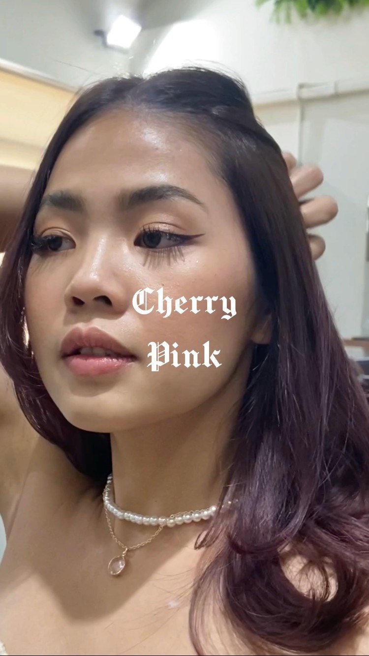 Style : Long  Color : Cherry pink  ชมพูเชอร์รี่ที่ดูเงางาม  ช่วยขับผิวให้มีออร่าเปล่งประกายสดใส ️นอกจากนี้ยังมีทำให้ดูผมสวยสุขภาพดี หรูหรามากค่ะ  ツヤ色チェリーピンクが大人の肌の透明感をあげてくれます️ ダメージ部分の髪質を良く見せてくれる効果もあります  Stylist.  ERI @bell_otonagami_eri  FB.  BELL Otonagami  salon  Tel.020003001
LINE.@skk6845h
Business hours:9AM〜9PM  Please feel free to contact us/お気軽にお問合せください️  #Bellotonagamisalon #ร้านทำผมญี่ปุ่น #バンコク美容室 #バンコク駐在 #バンコク在住