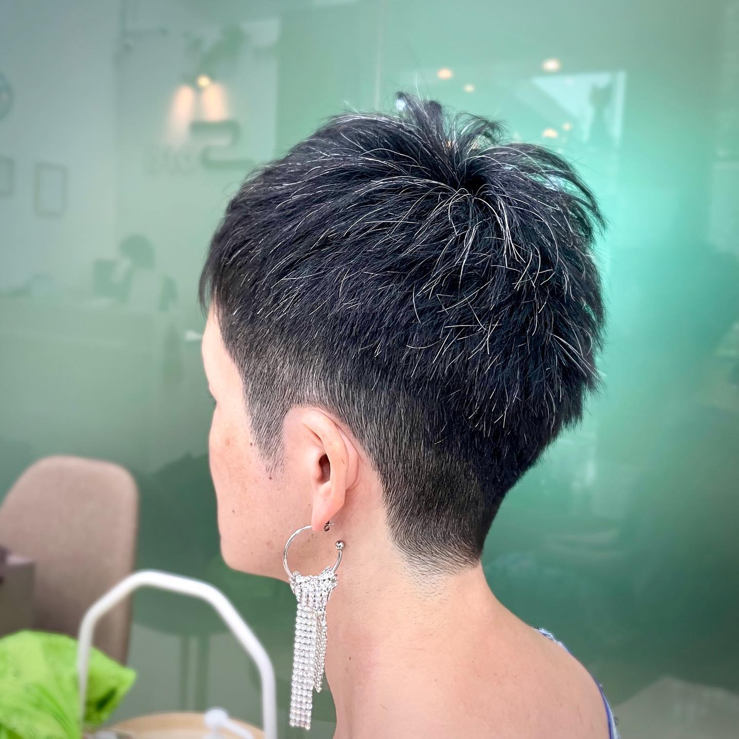 Spiky short × Women  Hair cut  600B+ (women)
 500B+ (Men)  by Thai Hairdresser️  …………………………
ร้าน Hair Room Sora 299/7 ชั้น1, Sukhumvit Living Town, ซอยสุขุมวิท21(อโศก)
️ 02-169-1622
 Line : @575zzlqc (มี @)
️** บัตรเครดิตขั้นต่ำ 2000 บาท **
#Hairroomsora #Hairroomsorabangkok #🤖 #Hairstyle #Sukhumvitlivingtown #sukhumvit21 #Japanesesalon #DigitalPerm #デジパ #ヘアールームソラ #fashioncolor #ร้านซาลอนญี่ปุ่น #ซาลอน #ทำผมรับปริญญา #ทำผมออกงาน #รับทำผม #ดัดดิจิตอล #ยืดผม #ย้อมผม #Repost