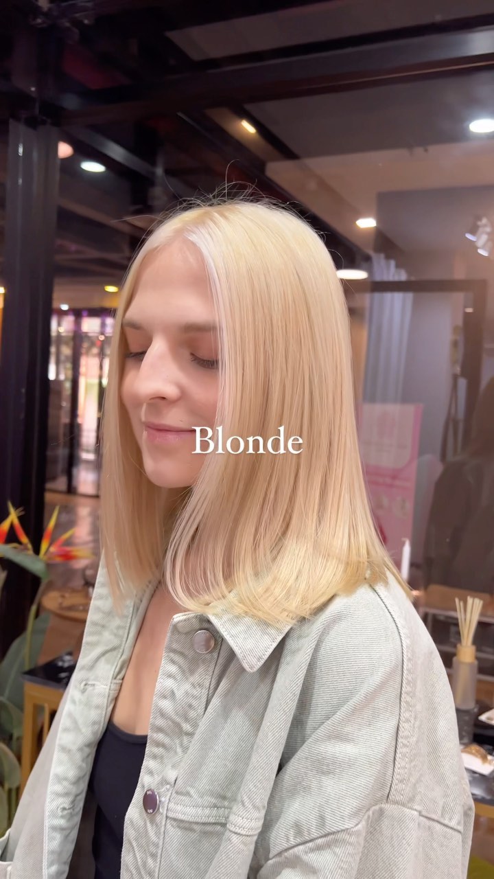 #blonde 
“AKIENDO makes for you love yourself more”
-
☆☆☆☆
・ไฮไลท์,เทคนิคตัดที่ละเอียด ควบคู่ผลิตภัณฑ์และเทคนิคจากญี่ปุ่น สร้างสรรค์ทรงผม
・เข้าถึงทุกเทรนด์ไม่ว่าจะญี่ปุ่นหรือเกาหลี
☆☆☆☆
・Akiendo คือทรงผมที่เชื่อมไปถึงความมั่นใจของคุณ🤩
☆☆☆☆
・พวกเรานั้นมีรับประกันสี10วัน(ไม่รวมสีหลุดโดยธรรมชาติ)
・สำหรับท่านที่ทำไฮไลท์ครั้งแรก สามารถใส่สีอีกครั้งในราคา 1000 บาทภายใน 20 วัน
☆☆☆☆
-
ที่ตั้งร้าน ร้านอยู่ใกล้กับ บีทีเอสพร้อมพงษ์ ในซอยสุขุมวิท 39 ซอยพร้อมศรี 1 metropole residence ชั้น1 ร้านมีที่จอดรถบริการค่ะ
Metropole residence,soi Phrom si1,Sukhumvit39
จองคิวหรือสอบถามได้ที่เบอร์ tel:020048180
Line@: aki-endo
เวลาทำการ: 10:00AM – 8:00PM (หยุดทุกวันอังคาร Tueday closed)  #haircut  #haircolor #hairstyle #akiendo #bangkokhairsalon #ตัดผมสไตล์ญี่ปุ่น #เซ็ตผม #ทำสีผม #ตัดผม #หน้าม้า #หน้าม้าซีทรู #ร้านทำผม #ร้านทำผม #สุขุมวิท #ไฮไลท์ #ทรงผมเกาหลี #ดัดผม #ทรงผมสไตล์เกาหลี #สไตล์เกาหลี #ม้วนผม #ผมสั้น #ฟอกผม #ย้อมผม #バンコク美容院 #バンコク美容室