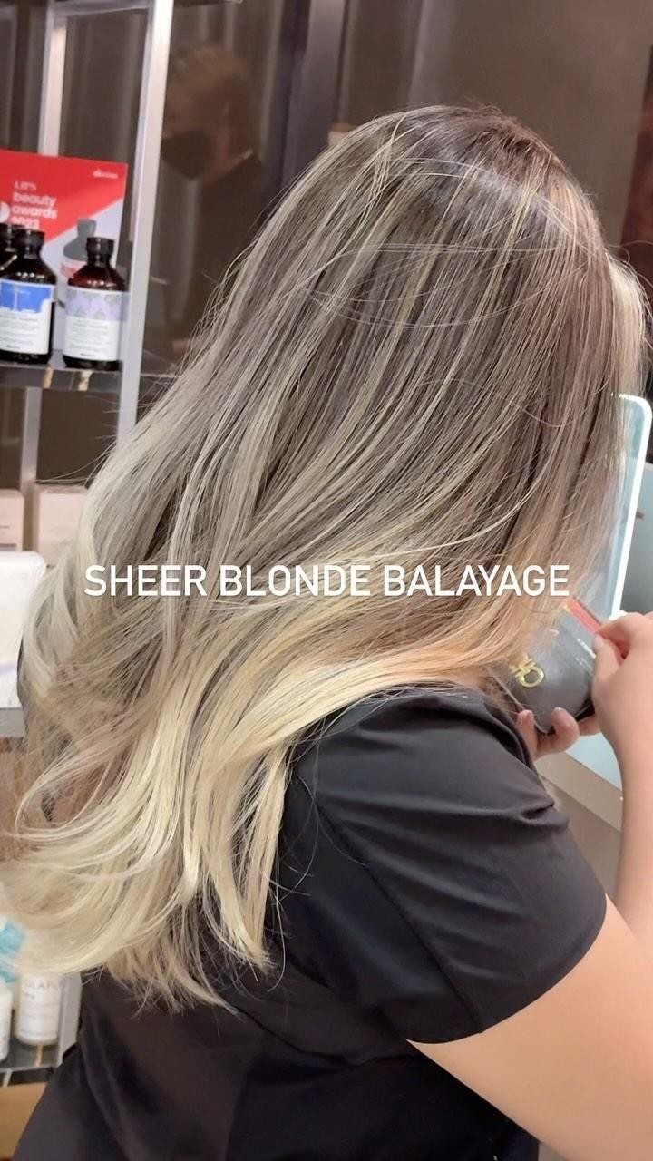 “Sheer blonde balayage”
Coloring life through hair
ร้านทำผมของเส้นผมและตัวฉัน
-
☆☆☆☆
・ไฮไลท์,เทคนิคตัดที่ละเอียด ควบคู่ผลิตภัณฑ์และเทคนิคจากญี่ปุ่น สร้างสรรค์ทรงผม
・เข้าถึงทุกเทรนด์ไม่ว่าจะญี่ปุ่นหรือเกาหลี
☆☆☆☆
・Akiendo คือทรงผมที่เชื่อมไปถึงความมั่นใจของคุณ🤩
☆☆☆☆
・พวกเรานั้นมีรับประกันสี10วัน(ไม่รวมสีหลุดโดยธรรมชาติ)
・สำหรับท่านที่ทำไฮไลท์ครั้งแรก สามารถใส่สีอีกครั้งในราคา 1000 บาทภายใน 20 วัน
☆☆☆☆
-
ที่ตั้งร้าน ร้านอยู่ใกล้กับ บีทีเอสพร้อมพงษ์ ในซอยสุขุมวิท 39 ซอยพร้อมศรี 1 metropole residence ชั้น1 ร้านมีที่จอดรถบริการค่ะ
Novotel suite 1st floor ,soi Phrom si1,Sukhumvit39
จองคิวหรือสอบถามได้ที่เบอร์ tel:020048180
Line@: aki-endo
เวลาทำการ: 10:00AM – 8:00PM (หยุดทุกวันอังคาร Tueday closed)  #haircut  #haircolor #hairstyle #akiendo #bangkokhairsalon #ตัดผมสไตล์ญี่ปุ่น #เซ็ตผม #ทำสีผม #ตัดผม #หน้าม้า #หน้าม้าซีทรู #ร้านทำผม #ร้านทำผม #สุขุมวิท #ไฮไลท์ #ทรงผมเกาหลี #ดัดผม #ทรงผมสไตล์เกาหลี #สไตล์เกาหลี #ม้วนผม #ผมสั้น #ฟอกผม #ย้อมผม #バンコク美容院 #バンコク美容室