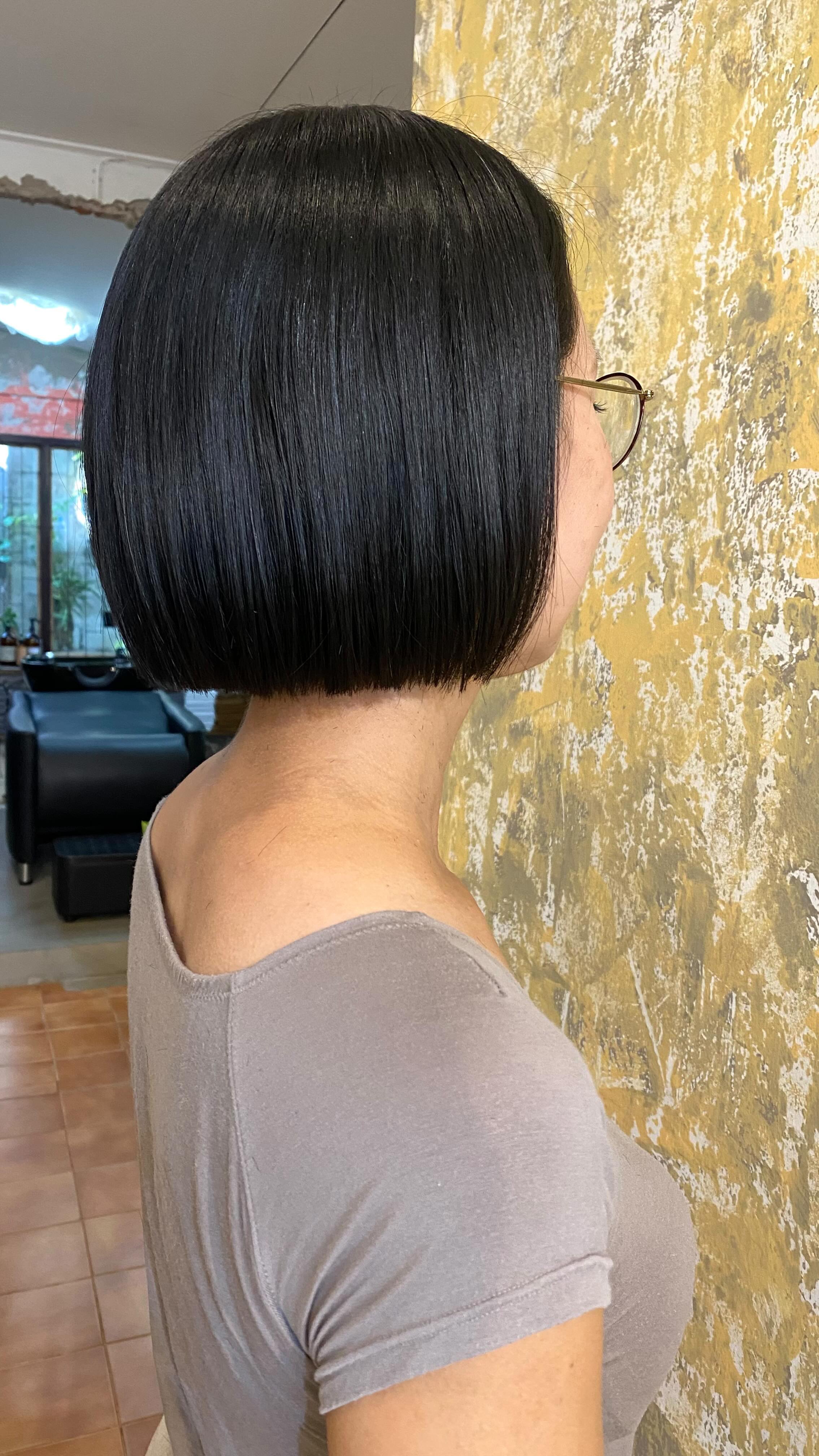 Thank you for coming 🩷
.
.
Bob style ︎
.
.  Promotion of April  Organic Head spa
　　　　　　　　　　　　　800B → 600B  Organic treatment 
(It is to repairs and strengthens hair from within, resulting in healthier, softer, and shinier hair)  　　　　　　　　　　　　2500B → 2000B  Japanese treatment 
(It is to keep smooth and moisturizer hair)  　　　　　　　　　　　　1200B →1000B  #cuchuhairdesign #headspa #headmassage #treatment #organic #natulique #natulique #natuliquethailand 
#sukhimvit26 #ร้านทำผมแถวสุขุมวิท #ร้านทำผมสไตญี่ปุ่น #ร้านทำผมพร้อมพงษ์ #ทำสีผมสวยๆ