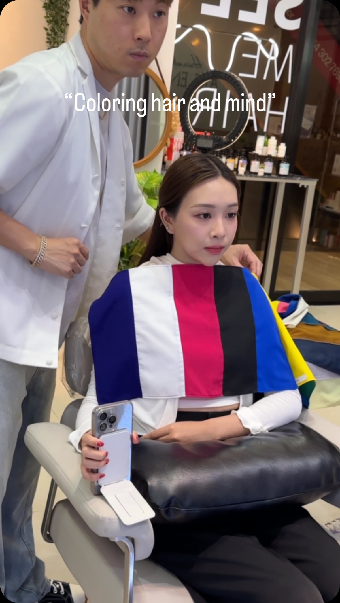 การวิเคราะห์สีส่วนบุคคลเพื่อความเปล่งประกายของคุณ
“Personal color Analysis” 
Coloring hair and mind!!
-
•(personal color check with hair color +500THB)
ที่ Akiendo เรามีการวิเคราะห์สีส่วนบุคคลเพื่อค้นหาสีที่เหมาะกับคุณ! เมื่อคุณรู้จักสีที่เข้ากับผิว, ผม, และดวงตาของคุณ คุณจะดูดีขึ้นและมีสไตล์ยิ่งขึ้น  ฤดูใบไม้ผลิ: สีสว่างและอบอุ่น
ฤดูร้อน: สีอ่อนและเย็นสบาย
ฤดูใบไม้ร่วง: สีอบอุ่นและลึกซึ้ง
️ฤดูหนาว: สีสดใสและมีความคอนทราสต์สูง  เรายังมีการตรวจสอบสีส่วนบุคคลที่ละเอียดขึ้นถึง 12 ฤดูกาลเพื่อให้คุณได้สีที่เหมาะสมที่สุด  มาค้นหาสีที่เหมาะกับคุณที่สุดและพบกับตัวเองที่สวยงามยิ่งขึ้นที่ Akiendo กันเถอะ! ‍♀️  รอคุณที่ Akiendo นะคะ!
-
-
Novotel suite 1st floor ,soi Phrom si1,Sukhumvit39
จองคิวหรือสอบถามได้ที่เบอร์ tel:020048180
Line@: aki-endo
เวลาทำการ: 10:00AM – 8:00PM (หยุดทุกวันอังคาร Tueday closed)  #haircut  #haircolor #hairstyle #akiendo #bangkokhairsalon #ตัดผมสไตล์ญี่ปุ่น #เซ็ตผม #ทำสีผม #ตัดผม #หน้าม้า #หน้าม้าซีทรู #ร้านทำผม #ร้านทำผม #สุขุมวิท #ไฮไลท์ #ทรงผมเกาหลี #ดัดผม #ทรงผมสไตล์เกาหลี #สไตล์เกาหลี #ม้วนผม #ผมสั้น #ฟอกผม #ย้อมผม #バンコク美容院 #バンコク美容室