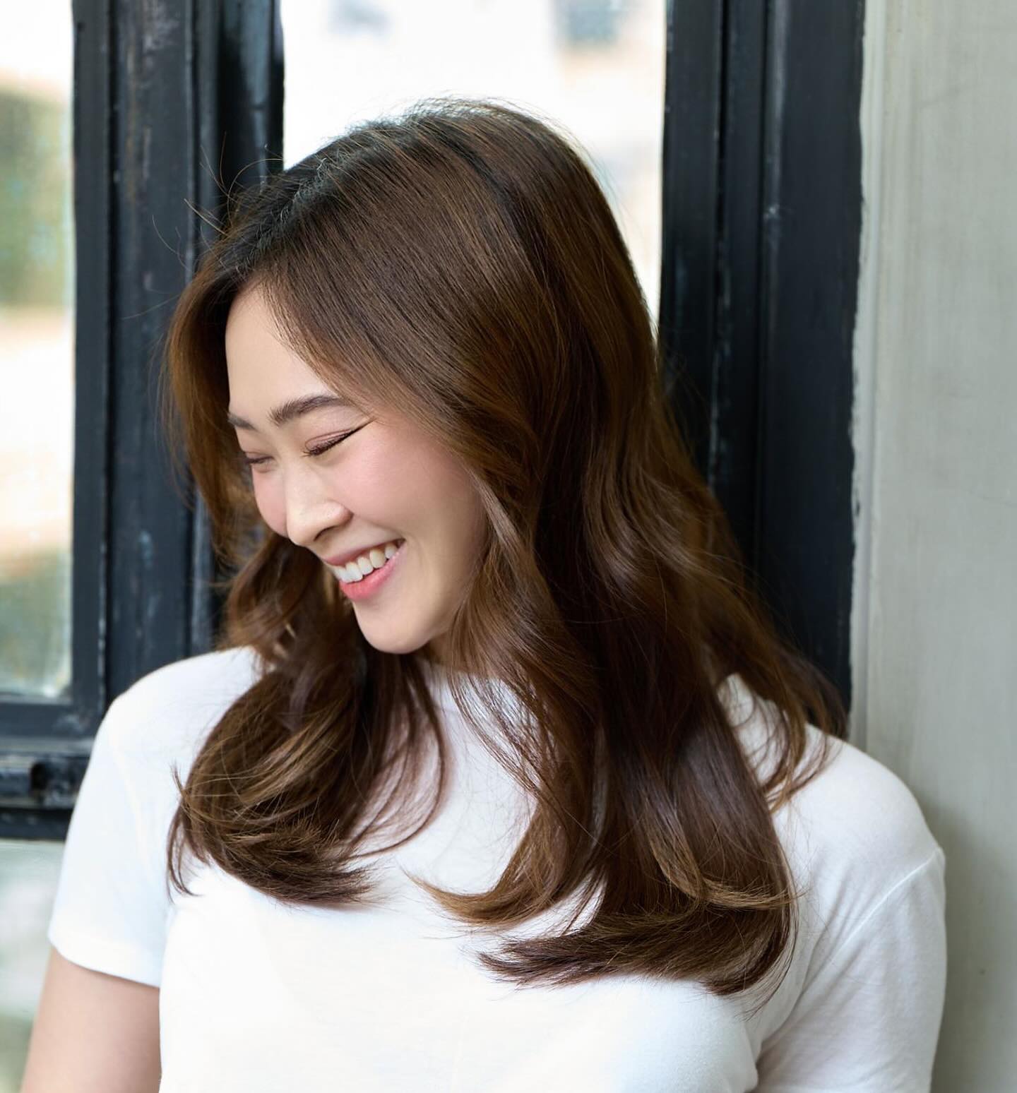 Embrace the beauty of effortless waves and a natural glow. Let your hair do the talking with a style that’s as radiant as your smile 
.
สำหรับลูกค้าที่อยาก back to basic ทางร้านมีโปรแกรมบำรุงเส้นผมที่จะช่วยให้ผมของคุณกลับมาสวยสุขภาพดีได้ ผลิตภัณฑ์ส่วนใหญ่ของทางร้านเป็นแบรนด์จากประเทศญี่ปุ่น
มั่นใจในเรื่องของคุณภาพได้เลย🤍
.
AL etro (Thonglor 25)
 Parking lot available  #hairsalon #hair #hairaesthetic #salon #bkk #ร้านทำผม #ร้านทำผมแนะนำ #hairsalon #bangkok #ทำสี #haircolor #バンコク美容室 #バンコクヘッドスパ #bangkokheadspa