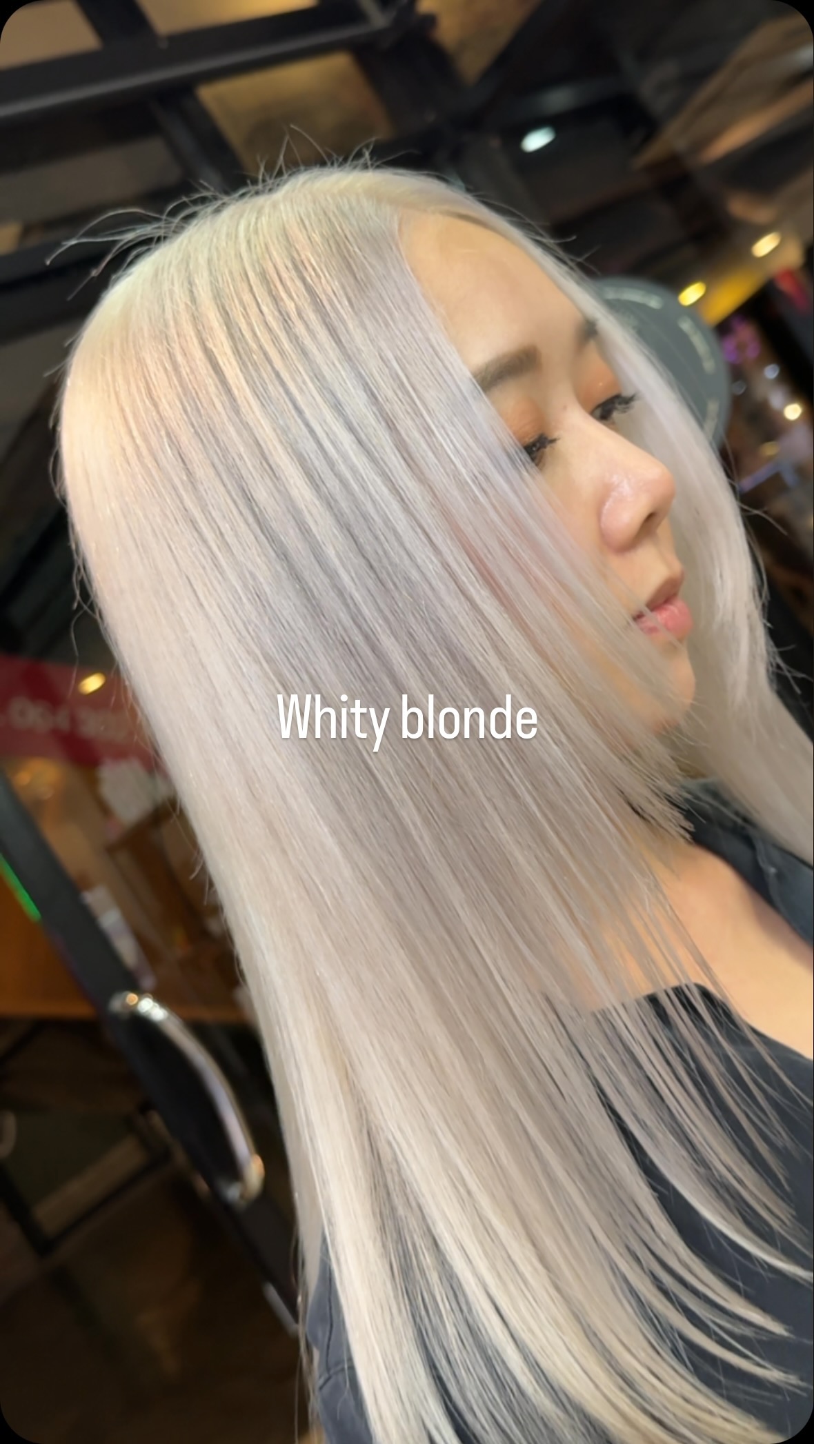 “White blonde”
-
☆☆☆☆
・日本の細やかなカット技術、高品質なプロダクトと独自の技術による創造的でクリエイティブなヘアスタイル🎨
・日本や韓国をはじめ、世界のトレンドにアクセス
☆☆☆☆
・Akiendo は自信につながるヘアスタイルを提供します🤩
☆☆☆☆
・10日間のカラー保証（自然な色落ちを除く）を行っております。
・初めてハイライトの施術を受けられる方は20日以内に限り1000バーツで再施術可能。
☆☆☆☆
–
🚗ノボテルスイート（Novotel suite） 1階 ソイ プロム シー1、スクンビット 39
お電話またはSNSにてお問い合わせいただけます。
🏢Novotel suite 1st floor ,soi Phrom si1,Sukhumvit39
💈จองคิวหรือสอบถามได้ที่เบอร์ tel:020048180
🌹Line@: aki-endo
🌈เวลาทำการ: 10:00AM – 8:00PM (Every Tuesday closed)  #haircut  #haircolor #hairstyle #akiendo #bangkokhairsalon #ตัดผมสไตล์ญี่ปุ่น #เซ็ตผม #ทำสีผม #ตัดผม #หน้าม้า #หน้าม้าซีทรู #ร้านทำผม #ร้านทำผม #สุขุมวิท #ไฮไลท์ #ทรงผมเกาหลี #ดัดผม #ทรงผมสไตล์เกาหลี #สไตล์เกาหลี #ม้วนผม #ผมสั้น #ฟอกผม #ย้อมผม #バンコク美容院 #バンコク美容室