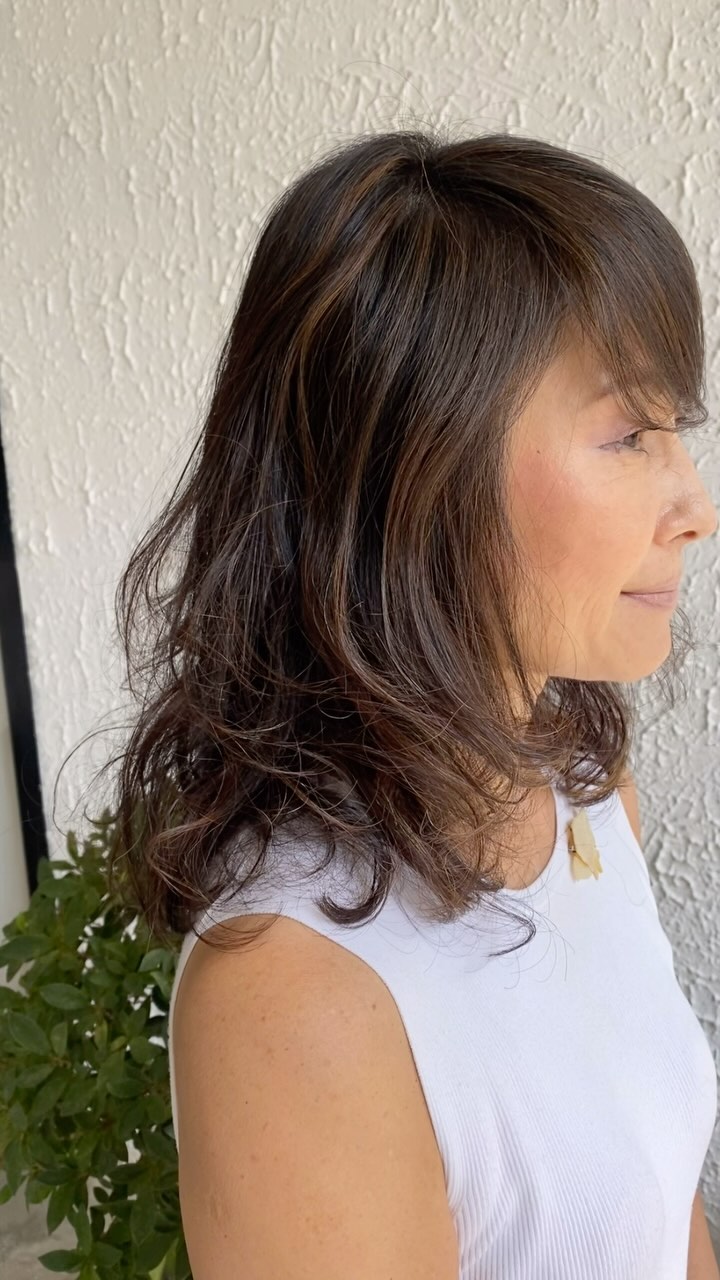 l
Thank you for coming 
.
.
Perm & Highlight color 
.
.
Added fine highlights without using bleach. It looks naturally brighter.
.
.
#cuchuhairdesign #perm #highlight #bangkokhairsalon #sukhumvit26 #headspa #バンコク美容室