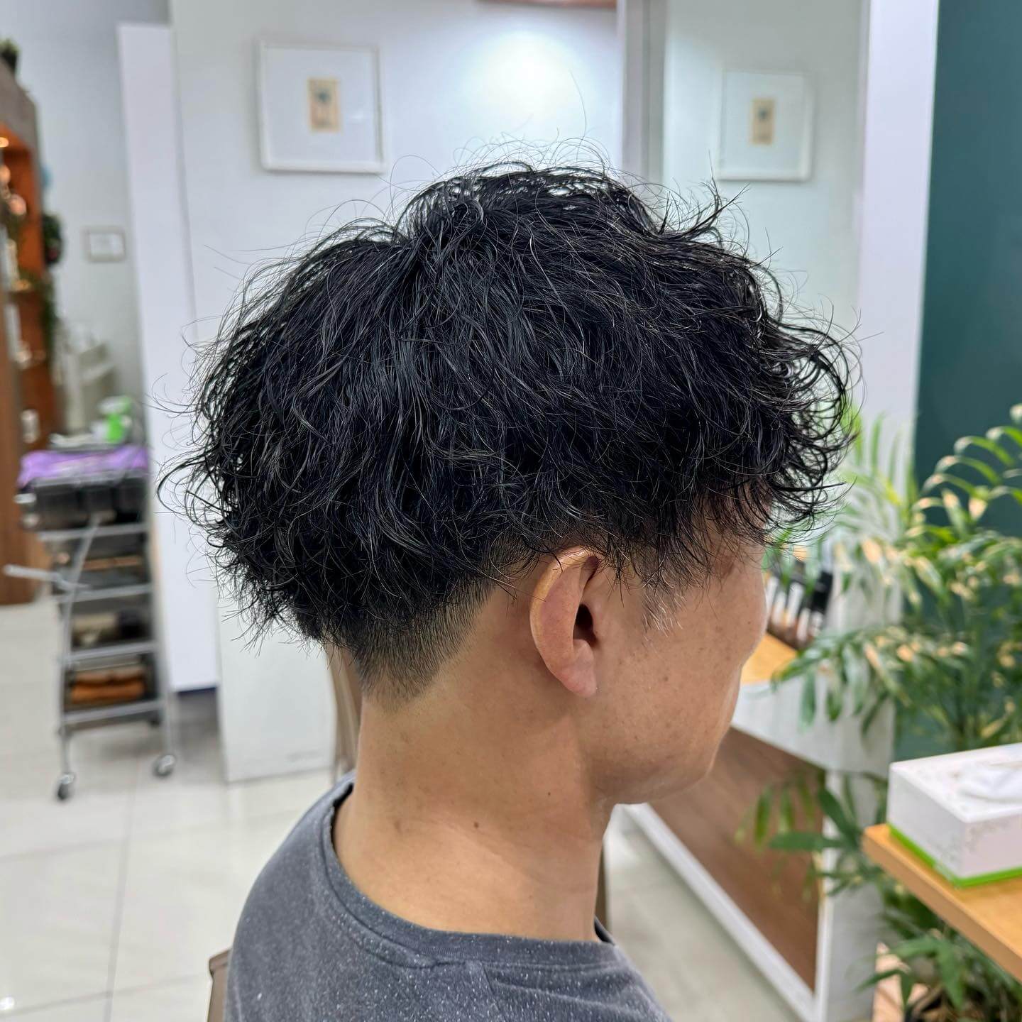 Wave perm 波巻きパーマ  Cut + Perm + Soda care  4100B+  …………………………
ร้าน Hair Room Sora 299/7 ชั้น1, Sukhumvit Living Town, ซอยสุขุมวิท21(อโศก)
️ 02-169-1622
 Line : @575zzlqc (มี @)  #Hairroomsora #Hairroomsorabangkok #🤖 #Hairstyle #sukhumvit21 #Japanesesalon #DigitalPerm #デジパ #ヘアールームソラ #fashioncolor #ร้านซาลอนญี่ปุ่น #ซาลอน #ทำผมรับปริญญา #ทำผมออกงาน #รับทำผม #ดัดดิจิตอล #ยืดผม #ย้อมผม #Repost #head spa bangkok #バンコク 美容院 #hair spa bangkok #バンコク ヘッドスパ #バンコク 美容院 メンズ #バンコク　美容室 #japanese head spa bangkok #bangkok head spa #hair salon bangkok #bangkok hair salon