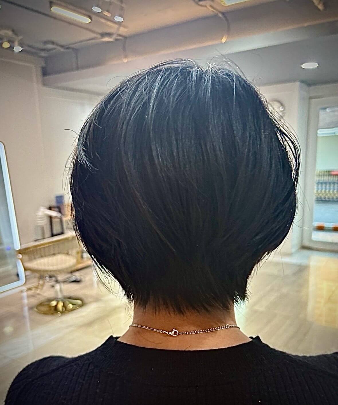 シンプルだけど洗練されたカットで、毎日がもっと輝く  #hairsalon
#haircut 
#haircolor 
#hairdye 
#haircutbangkok 
#sukumvit33 
#ตัดผม 
#ทำสี 
#ตัดผมกรุงเทพ 
#สุขุมวิท33 
#ヘアカット
#ヘアカラー #バンコクヘアサロン #メンズカット #レディースカット　 #スクンビット33 #ヘアトリートメント #keratintreatment 
#ร้านทำผม
#헤어살롱
#salonrambut
#髮型屋
#salondecoiffure