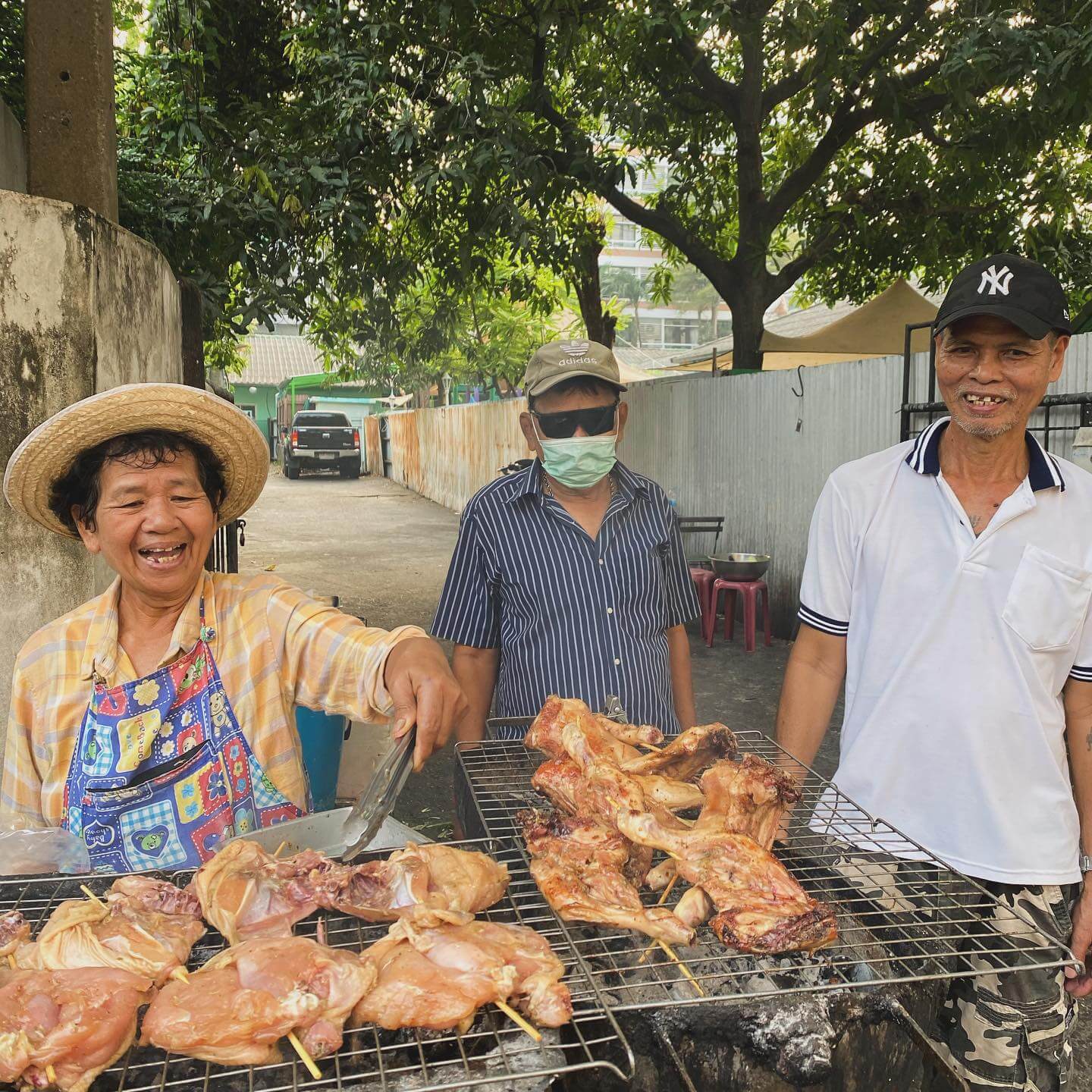 .
This is the “ CUCHU “ vibe! 
Auntie, uncle, and the gang  This local food stand is a neighborhood legend. 
If you’re lucky, you might still catch their famous chicken for lunch! 
But don’t worry—if you need help ordering, we got you.  Book your slot at @cuchu.bkk 
get your hair done, and leave with a fresh look 
and some amazing chicken! ️  We will have a day off tomorrow/Monday 
Looking forward to seeing you after Tuesday 
.
.
.
.
.
.
.  #cuchuhairdesign #sukhmvit26 #bangkokhairsalon 
#バンコク美容室 #headspa #organic