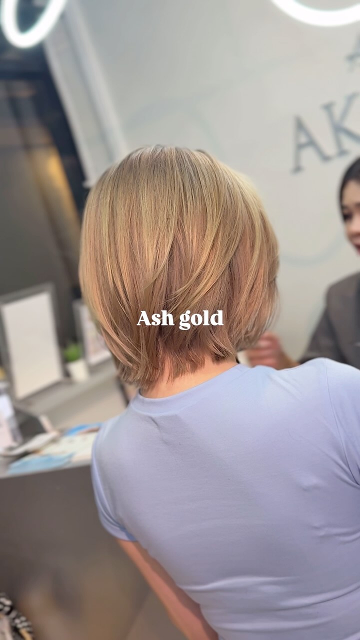 Ash Gold color
•bleach x ash gold
-
☆☆☆☆
・ไฮไลท์,เทคนิคตัดที่ละเอียด ควบคู่ผลิตภัณฑ์และเทคนิคจากญี่ปุ่น สร้างสรรค์ทรงผม
・เข้าถึงทุกเทรนด์ไม่ว่าจะญี่ปุ่นหรือเกาหลี
☆☆☆☆
・Akiendo คือทรงผมที่เชื่อมไปถึงความมั่นใจของคุณ🤩
☆☆☆☆
・พวกเรานั้นมีรับประกันสี10วัน(ไม่รวมสีหลุดโดยธรรมชาติ)
・สำหรับท่านที่ทำไฮไลท์ครั้งแรก สามารถใส่สีอีกครั้งในราคา 1000 บาทภายใน 20 วัน
☆☆☆☆
-
Metoropolis suite by Hilton ,soi Phrom si1,Sukhumvit39
จองคิวหรือสอบถามได้ที่เบอร์ tel:020048180
Line@: aki-endo
เวลาทำการ: 10:00AM – 8:00PM (หยุดทุกวันอังคาร Tueday closed)  #AKIENDO #bangkokhairsalon #Saloninbangkok #JapaneseHairStyle #PersonalColor #Highlight #Haircut #Balayage #ไฮไลท์ #ตัดผม #สีผม #バンコクヘアサロン #パーソナルカラー #Thebesthairsaloninbangkok