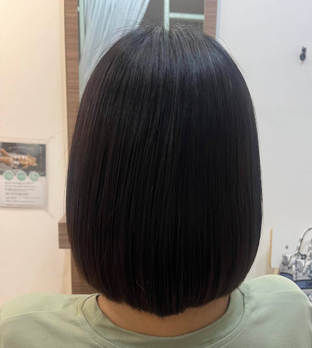 #haircut #symmetry #ボブ
#シンメトリー #ちゃんときる
Sukhumvit 39 マノモール内2F(入口に世界の山ちゃん　さんがあるモール)
️駐車場有ります。
0855566221
LINE 
　@を頭につけてrossa_hair
@rossa_hair  営業時間
 9:00-18:00(最終カット受付)
定休日　毎週水曜  #rossahair #ロッサヘアー #バンコク美容室 #プロンポン美容室 #バンコク #美容師 #プロンポン #ヘアサロン #日経美容室 #美容室 #美容師 #バンコク駐在 #バンコク駐在生活