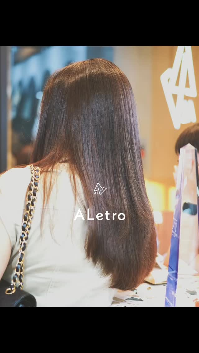 Say goodbye to frizz, and hello to silky-smooth hair — good for rainy season ‍♀️  Experience the Isoelectric Straight Perm by ALetro  a gentle, innovative treatment that smooths, protects, and transforms your hair into its healthiest form.  Custom care for every strand
🧴 Signature deep treatment (Tostea)
 Heat protection with erucic acid oil
 Natural, sleek finish  ｜ 081-980-9047
｜ LINE OFFICIAL: (@)aletro
｜ 10 AM - 7 PM
• Closed on Mon (4th Mon & Tue of month) •  สอบถามพื้นที่จอดรถเพิ่มเติมได้นะคะ
#ร้านทำผม #ทำผมสวย #ทำสีผม #ตัดผม #ซาลอนกรุงเทพ #ผมสวย #สปาผม #ทรงผมแฟชั่น #ผมสุขภาพดี #luxurysalon #HairSalonBangkok #HairColor #HairCut #BangkokBeauty