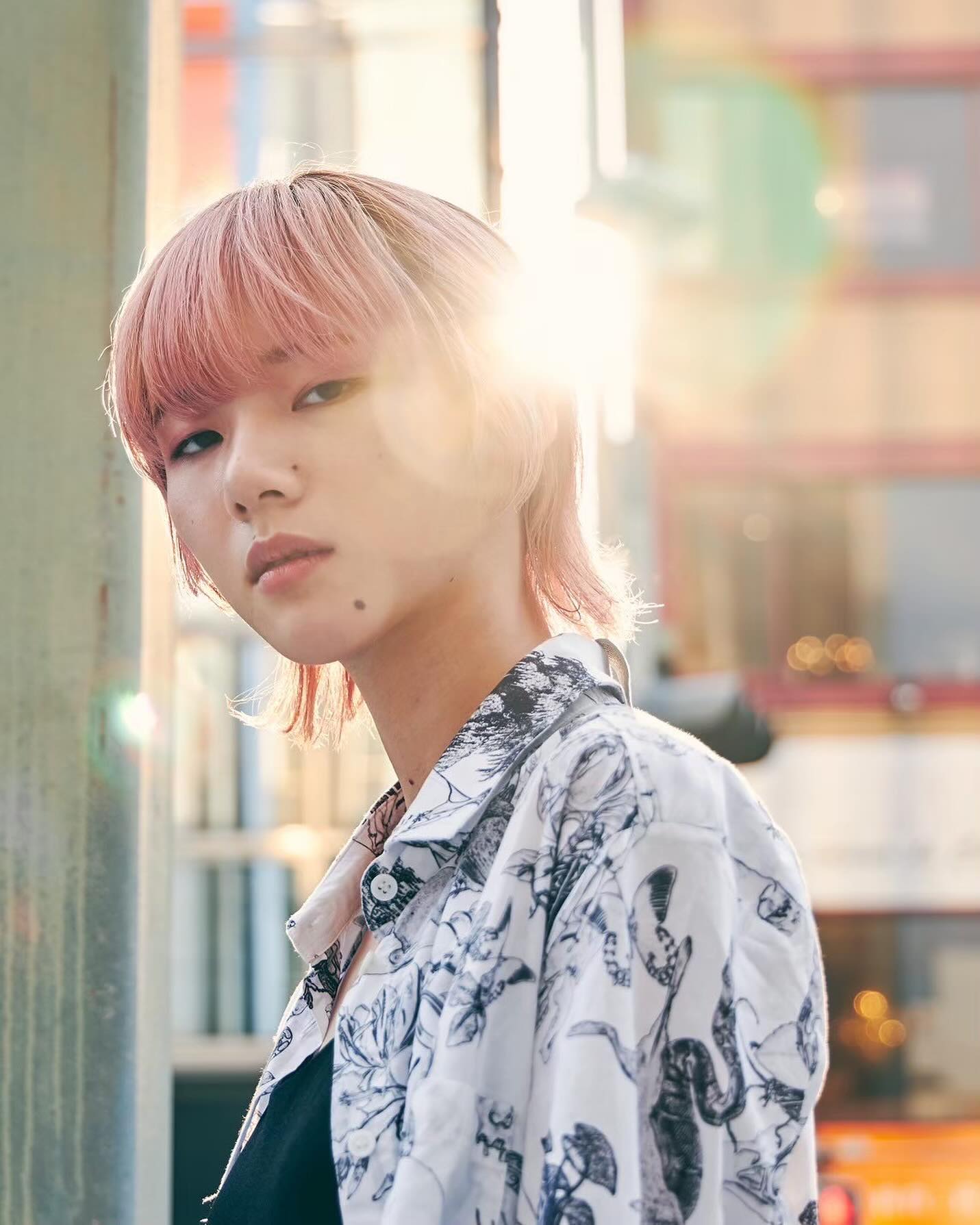 Short hair with pink pearl  A fresh, confident look with a soft touch of pink pearl — where bold meets elegance.
Only at ALetro Hair Salon, where your hair becomes your signature.
