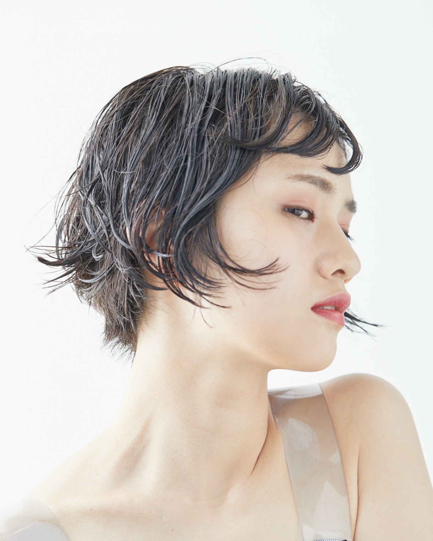 Sophisticated simplicity meets edgy texture
This wet-texture short style is the epitome of modern elegance and effortless beauty. Perfect for those who seek a bold yet refined look. 
h/m/...Art Director  Experience our signature style at AL etro, Bangkok.  ｜ 081-980-9047
｜ LINE OFFICIAL: (@)aletro
｜ 10 AM - 7 PM
• Closed on Mon (4th Mon & Tue of month) •  สอบถามพื้นที่จอดรถเพิ่มเติมได้นะคะ
#ร้านทำผม #ทำผมสวย #ทำสีผม #ตัดผม #ซาลอนกรุงเทพ #ผมสวย #สปาผม #ทรงผมแฟชั่น #ผมสุขภาพดี #luxurysalon #HairSalonBangkok #HairColor #HairCut #バンコクヘッドスパ　 #バンコクヘアサロン 
#ALetro #SignatureStyle #NaturalEdge
#NaturalAndEdge #ShortHairStyle #WetTexture #BangkokSalon #ALetro