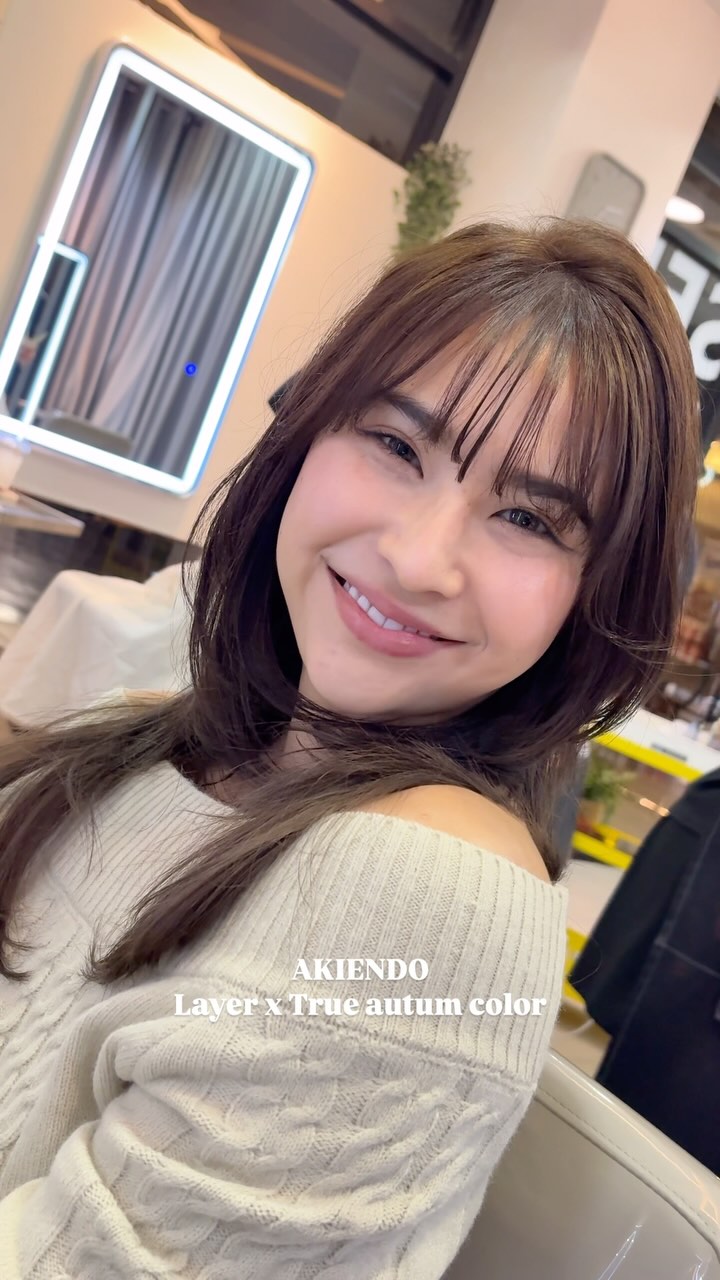 •Frame layer cut 
•True Autum color
•personal color analysis 
-
Customer @smild_winkwink 
Stylist: Aiya
-
Akiendo Hair Salon
Akiendo ผสมผสานเทคนิคญี่ปุ่นและทฤษฎีสีส่วนบุคคลเพื่อช่วยให้คุณดูดีทั้งทรงผม แฟชั่น และการแต่งหน้า ด้วยบริการที่เป็นเอกลักษณ์และโดดเด่น เราพร้อมที่จะดึงความเป็นตัวคุณออกมาให้ชัดเจน  “Coloring hair and mind”
Akiendo combines Japanese techniques and personal color theory to help you express your individuality not only through your hairstyle but also in fashion and makeup. With our unique and heartfelt service, we are here to bring out the best version of you.  -
Metropolis suites by Hilton 1st floor ,soi Phrom si1,Sukhumvit39
จองคิวหรือสอบถามได้ที่เบอร์ tel:020048180
Line@: aki-endo
เวลาทำการ: 10:00AM – 8:00PM (หยุดทุกวันอังคาร Tueday closed)  #AKIENDO #bangkokhairsalon #Saloninbangkok #JapaneseHairStyle #PersonalColor #Highlight #Haircut #Balayage #ไฮไลท์ #ตัดผม #สีผม #バンコクヘアサロン #パーソナルカラー #Thebesthairsaloninbangkok
#personalhaircolor
#haircoloracademy #koreanhairstyle