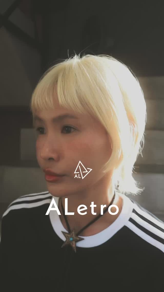 Blonde x Short Bangs x Wolf × Fashion  Bleaching only twice.
Short bangs to suit the guest's face shape.
If you are looking for a new you or new design, come to AL etro.  ｜ 081-980-9047
｜ LINE OFFICIAL: (@)aletro
｜ 10 AM - 7 PM
• Closed on Mon (4th Mon & Tue of month) •  สอบถามพื้นที่จอดรถเพิ่มเติมได้นะคะ
#ร้านทำผม #ทำผมสวย #ทำสีผม #ตัดผม #ซาลอนกรุงเทพ #ผมสวย #สปาผม #ทรงผมแฟชั่น #ผมสุขภาพดี #luxurysalon #HairSalonBangkok #HairColor #HairCut #バンコクヘッドスパ　 #バンコクヘアサロン 
#ALetro #SignatureStyle #NaturalEdge