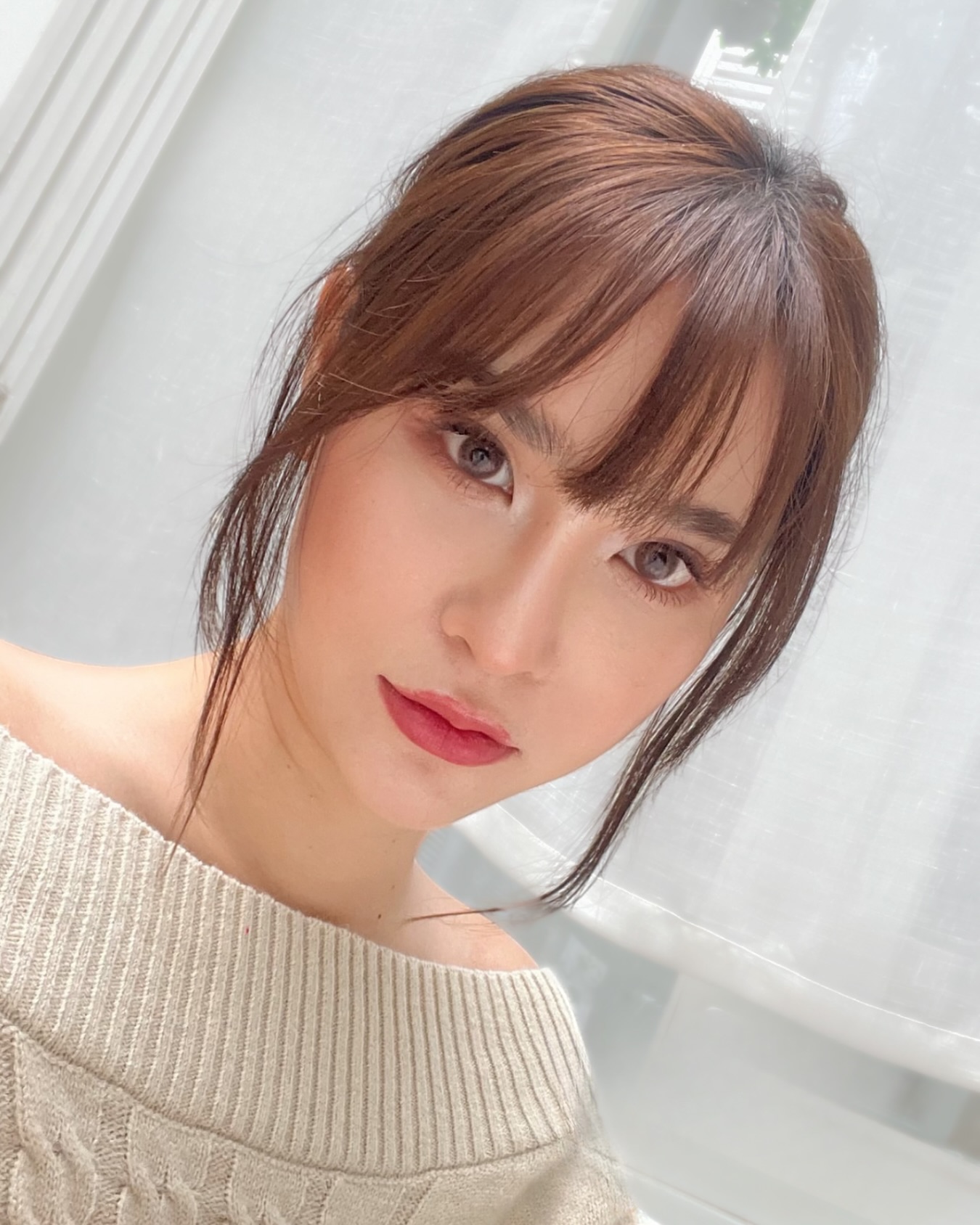 แค่เป่าผมก็สวยแล้ว
เพราะเราดีไซน์ทรงผมจากความเป็นตัวคุณ
ด้วยทฤษฎี Personal Color ที่ช่วยให้เข้าใจคาแรคเตอร์และบรรยากาศของแต่ละคน
ตัดให้เข้ากับหน้าและสไตล์ของคุณอย่างลงตัว ️
นี่แหละ…ความพิเศษของ Akiendo
-
Just blow-dry and you’re already cute.
Because at Akiendo, we design your haircut based on who you are.
Using Personal Color theory, we understand your character and vibe—
and craft a style that fits your face and personality perfectly. ️
That’s the Akiendo difference.  -
Metoropolis suite by Hilton ,soi Phrom si1,Sukhumvit39
จองคิวหรือสอบถามได้ที่เบอร์ tel:020048180
Line@: aki-endo
เวลาทำการ: 10:00AM – 8:00PM (หยุดทุกวันอังคาร Tueday closed)  #AKIENDO #bangkokhairsalon #Saloninbangkok #JapaneseHairStyle #PersonalColor #Highlight #Haircut #Balayage #ไฮไลท์ #ตัดผม #สีผม #バンコクヘアサロン #パーソナルカラー #Thebesthairsaloninbangkok
#haircolor #layercut #personalhaircolor #seemlesshighlights #koreahairstyle