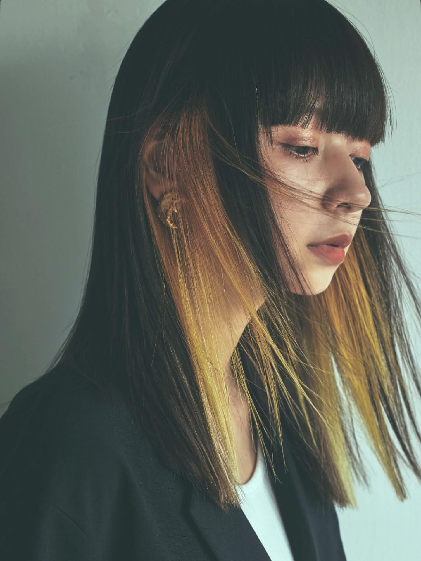 Inner bleach highlights 
If you’re looking to try something new, this is a great choice!
A subtle change that still gives a fresh, fun vibe 
Edgy Elegance in Natural Mode ー Timeless Japanese Style 
｜ 081-980-9047
｜ LINE OFFICIAL: (@)aletro
｜ 10 AM - 7 PM
• Closed on Mon (4th Mon & Tue of month) •  สอบถามพื้นที่จอดรถเพิ่มเติมได้นะคะ
#ร้านทำผม #ทำผมสวย #ทำสีผม #ตัดผม #ซาลอนกรุงเทพ #ผมสวย #สปาผม #ทรงผมแฟชั่น #ผมสุขภาพดี #luxurysalon #HairSalonBangkok #HairColor #HairCut #BangkokBeauty