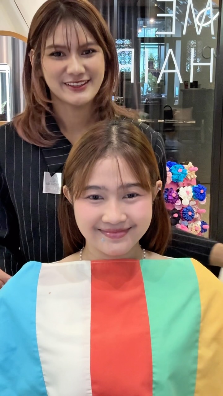 เปลี่ยนสีผมที่ใช่ หน้าก็ไบรท์ได้โดยไม่ต้องพยายาม  สีผิว ดวงตา โครงหน้า
ทุกอย่างจะดูลงตัว…เมื่อเจอ “สีผมที่ใช่”  เพราะผมคือพาร์ทที่ใกล้ใบหน้ามากที่สุด
สีที่เหมาะจะช่วยให้ใบหน้าดูสดใส มีมิติ และดูเป็นธรรมชาติที่สุด  ที่ Akiendo เราวิเคราะห์ Personal Color แบบ 12 โทน
เพื่อหาสีที่เสริมเสน่ห์เฉพาะตัวของคุณ และเปลี่ยนเป็นสีผมที่ดีที่สุดให้  สีผมที่ใช่…ไม่ใช่แค่เรื่องของลุค
แต่มันคือกุญแจสู่ความมั่นใจตัวเอง 
-
The real face-changer? Your hair color.  Your skin tone, your eyes, your features—
What brings them all together is the hair.  It’s the closest beauty element to your face,
and the right color can instantly brighten your entire look.  At Akiendo, we use a 12-season personal color analysis
to find the shades that truly bring out your uniqueness—then match them to your hair.  Because when your hair color suits you,
you don’t just look good—you feel amazing too.
-
-
Metoropolis suite by Hilton ,soi Phrom si1,Sukhumvit39
จองคิวหรือสอบถามได้ที่เบอร์ tel:020048180
Line@: aki-endo
เวลาทำการ: 10:00AM – 8:00PM (หยุดทุกวันอังคาร Tueday closed)  #AKIENDO #bangkokhairsalon #Saloninbangkok #JapaneseHairStyle #PersonalColor #Highlight #Haircut #Balayage #ไฮไลท์ #ตัดผม #สีผม #バンコクヘアサロン #パーソナルカラー #Thebesthairsaloninbangkok
#haircolor #layercut #personalhaircolor #seemlesshighlights #koreahairstyle
