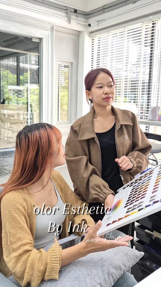 ตอนนี้ Cuu's Hair มีช่างคนไทยคนใหม่ชื่อ คุณ INK❣️
เข้ามาเป็นส่วนหนึ่งของร้านแล้วนะคะ  ช่าง INK ได้ฝึกฝนเทคนิคจากช่างชาวญี่ปุ่นมาโดยตลอด ทำให้ตอนนี้มีความเชี่ยวชาญในการดูแลเส้นผมคุณลูกค้าได้อย่างพิถีพิถันไม่แพ้ช่างญี่ปุ่นเลยค่ะ  และในช่วงนี้ เรามีราคาพิเศษสำหรับ คุณลูกค้าที่จองกับช่าง INK โดยเฉพาะด้วยนะคะ
- ตัดผม ลด20%️
- ทำสี หรือทำคอร์สทั้งหมด ลด10%‍♀️  สำหรับคุณลูกค้าที่อยาก 