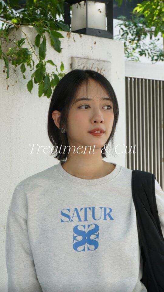 Style :    Cut x Treatment  ‍♀️ เปลี่ยนทรงผมให้กลับมาดูเป็นธรรมชาติ ดูแลง่าย และทำให้ดูเด็กลงได้ ด้วยการตัดผมสั้น ที่ให้เข้ากับรูปหน้า และเหมาะสำหรับคนที่ ไม่มีเวลาเซ็ตผม
 มาเอาใจสาวๆที่รักสุขภาพด้วยการทำทรีทเมนท์ผมให้ดูสุขภาพดี ทางร้านขอแนะนำ Repair Treatment และยังทำให้เส้นผมดูสุขภาพดี ดูไม่แห้งเสีย และยังดูแลง่ายขึ้นอีกด้วย แม้จะเป็นผมต่อก็ตาม
      ไม่ว่าจะเซ็ททรงผมให้ดูชิลๆ หรือให้ดูสวยหวาน หรือดูยุ่งๆเป็นธรรมชาติ เพียงแค่เป่าไดร์ตามปกติก็สามารถทำให้เส้นผมแลดูมีน้ำหนักมากขึ้น ถือเป็นหนึ่งทางเลือกให้สาวๆได้ลองเปลี่ยนลุคกันค่ะ  Stylist :   GAME  @gamenoolek89  FB :  BELL Otonagami  salon  Tel :      020003001
LINE :   @skk6845h
Business hours :   9AM〜9PM  Please feel free to contact us/お気軽にお問合せください️  #periash #bleach #ashlavender #hairstyle #lavender #ashhair #Bellotonagamisalon #ร้านทำผมญี่ปุ่น #バンコク美容室 #バンコク駐在 #バンコク在住