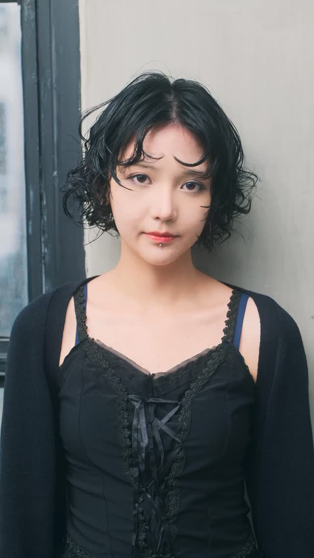 “Transforming the ordinary into something effortlessly refined.
This modern wave perm creates fluid movement and a natural edge — designed to enhance your individuality with understated elegance.”  ｜ 081-980-9047
｜ LINE OFFICIAL: (@)aletro
｜ 10 AM - 7 PM
• Closed on Mon (4th Mon & Tue of month) •  สอบถามพื้นที่จอดรถเพิ่มเติมได้นะคะ
#ร้านทำผม #ทำผมสวย #ทำสีผม #ตัดผม #ซาลอนกรุงเทพ #ผมสวย #สปาผม #ทรงผมแฟชั่น #ผมสุขภาพดี #luxurysalon #HairSalonBangkok #HairColor #HairCut #バンコクヘッドスパ　 #バンコクヘアサロン 
#ALetro #SignatureStyle #NaturalEdge