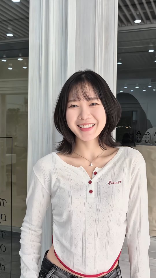 สัมผัสความเบาสบายและพลิ้วไหว กับทรง Layer Bob ที่ทำให้คุณดูเด็กลง! ‍♀️ พร้อมบำรุงด้วยทรีทเมนต์ Treatment Esthetic สุดพิเศษของ Cuu’s Hair  ทำให้ผมนุ่มสลวยเงางามสุขภาพดี  บอกลาผมลีบแบน แล้วมาเฉิดฉายในสไตล์ใหม่กันค่ะ!  #LayerBob #ทรงผมเลเยอร์ #ผมบ็อบ #ผมสวยสุขภาพดี #ทรีทเมนต์ผม #ทรงผมผู้หญิง #เปลี่ยนลุค #HairTransformation #FreshCut #healthyhair
